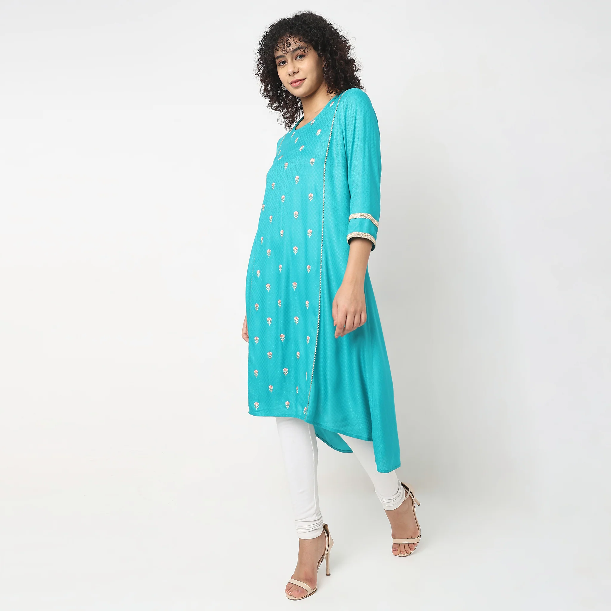 Flare Fit Embroidered Kurta - Image 15