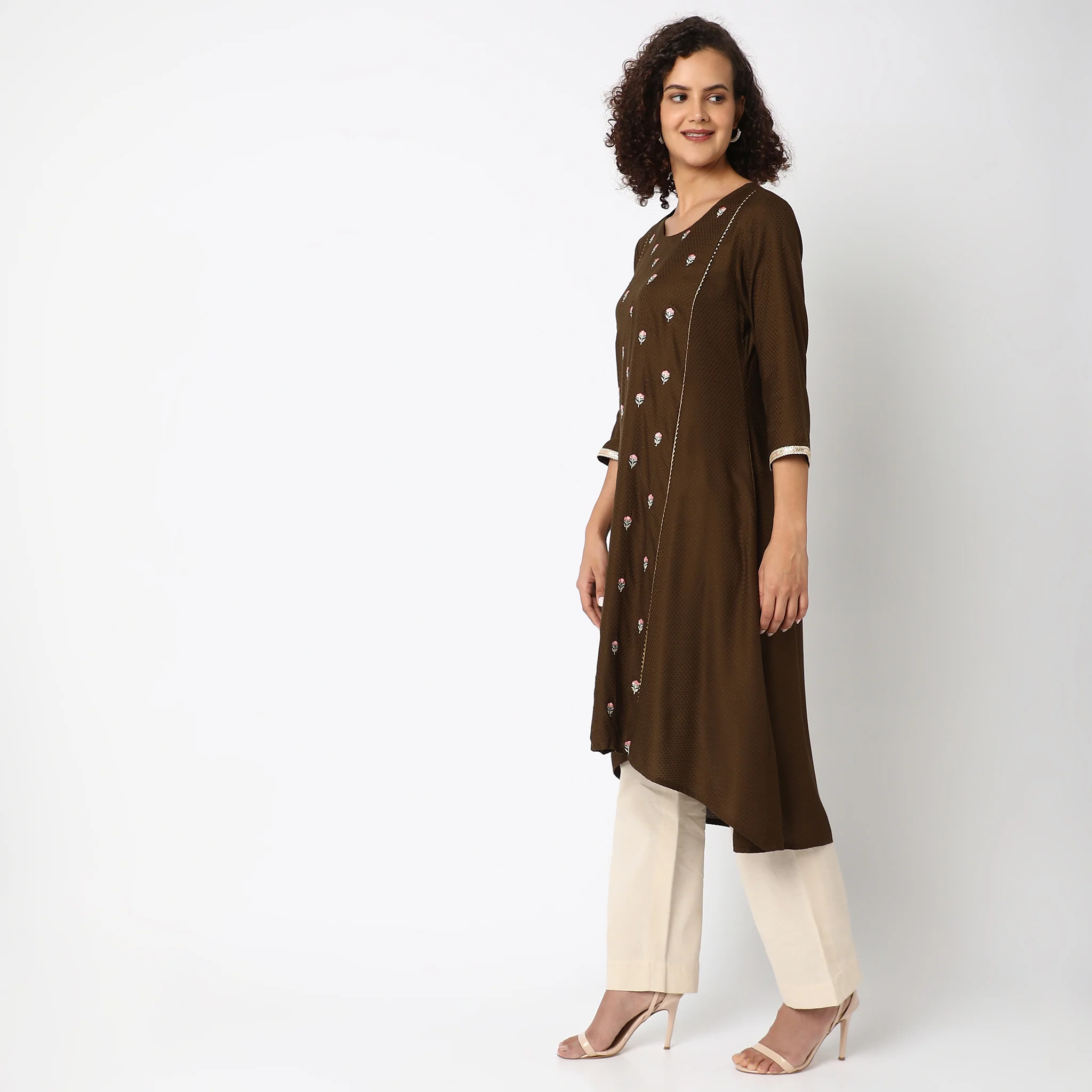 Flare Fit Embroidered Kurta - Image 20