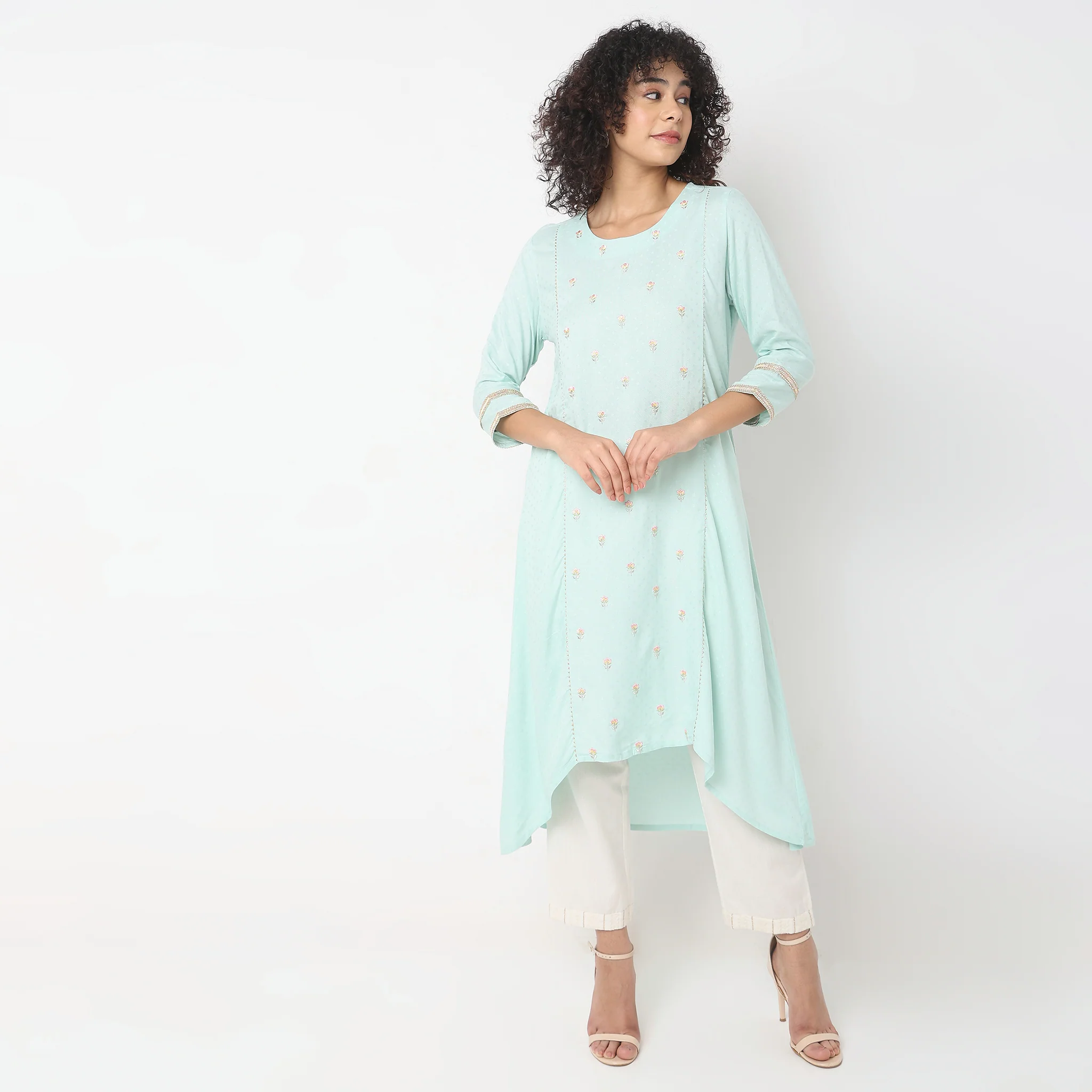 Flare Fit Embroidered Kurta - Image 7