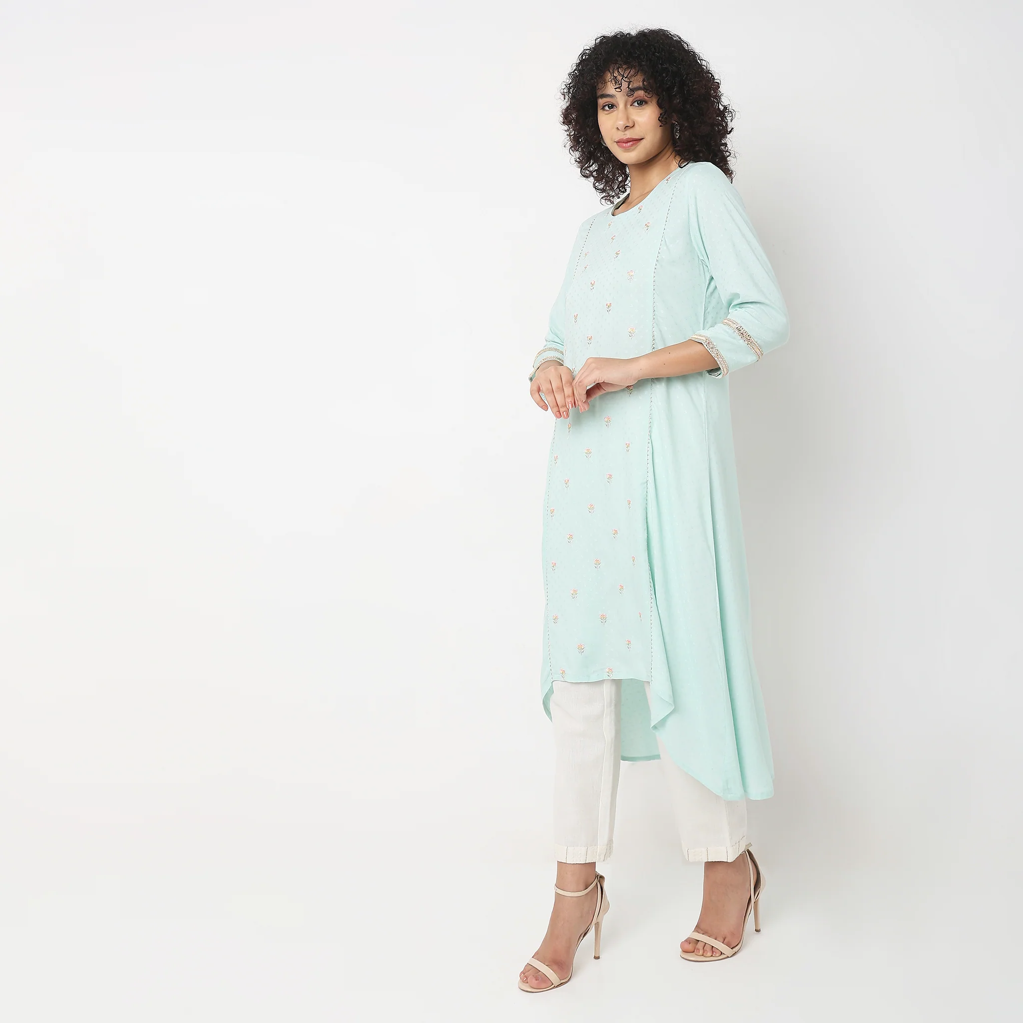 Flare Fit Embroidered Kurta - Image 9