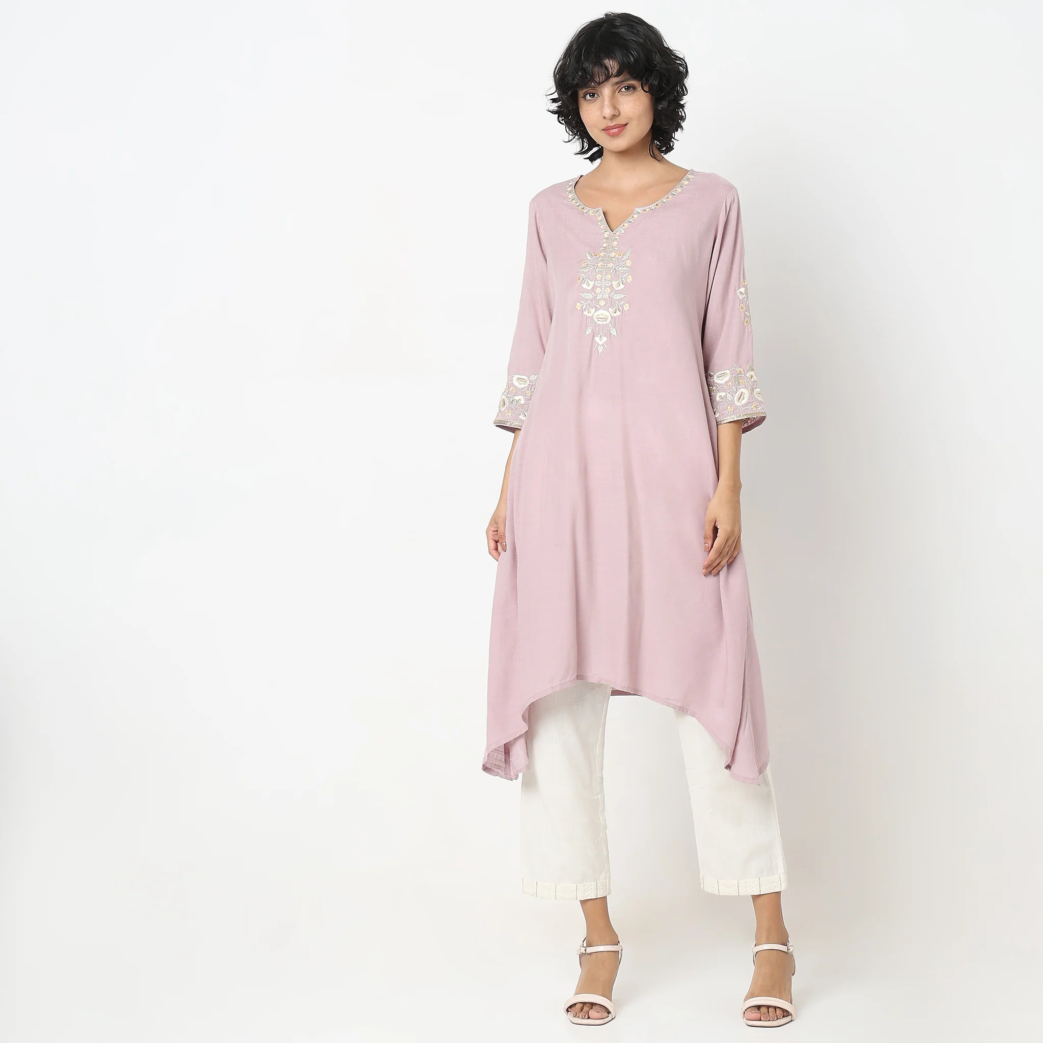 Flare Fit Embroidered Kurta - Image 2