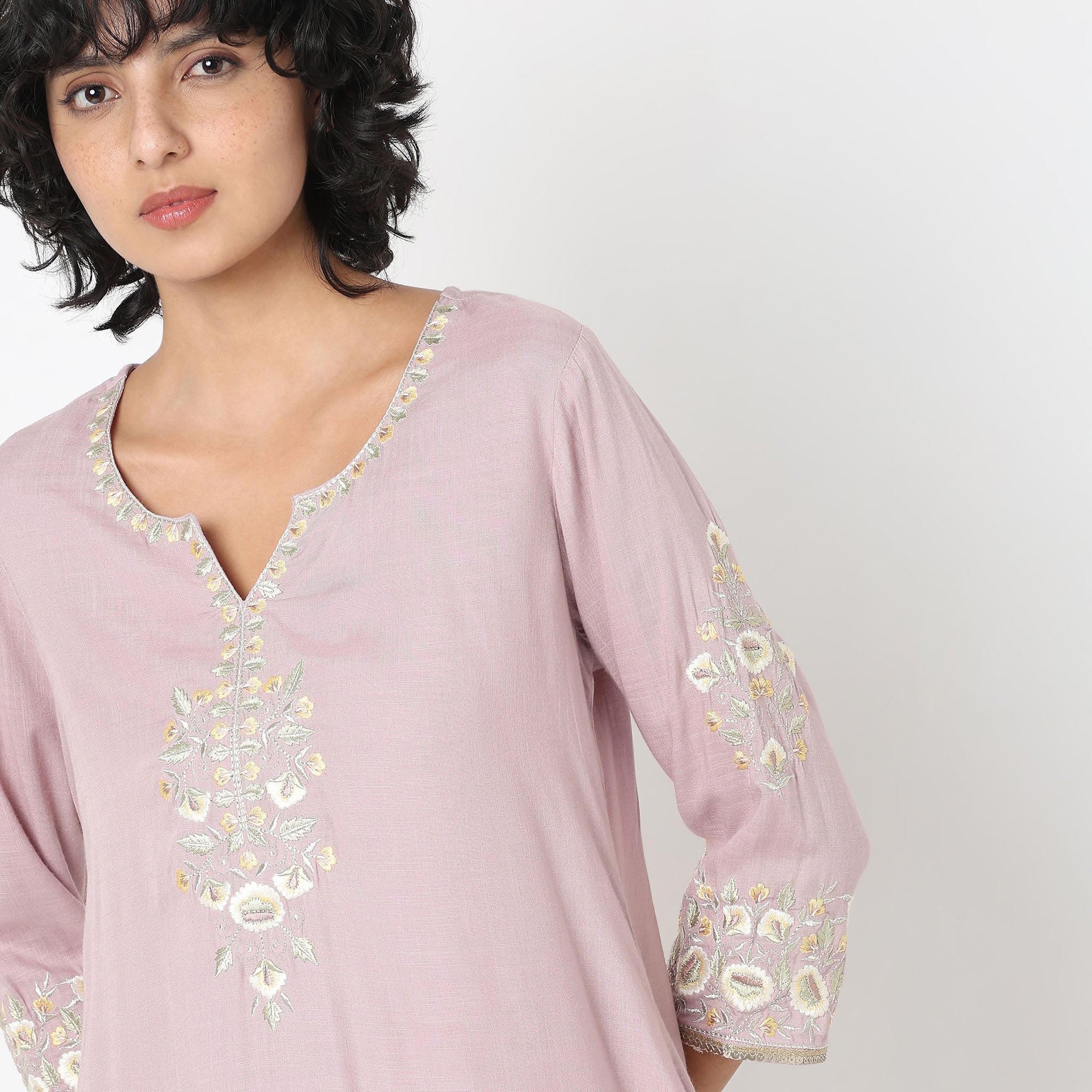 Flare Fit Embroidered Kurta - Image 4