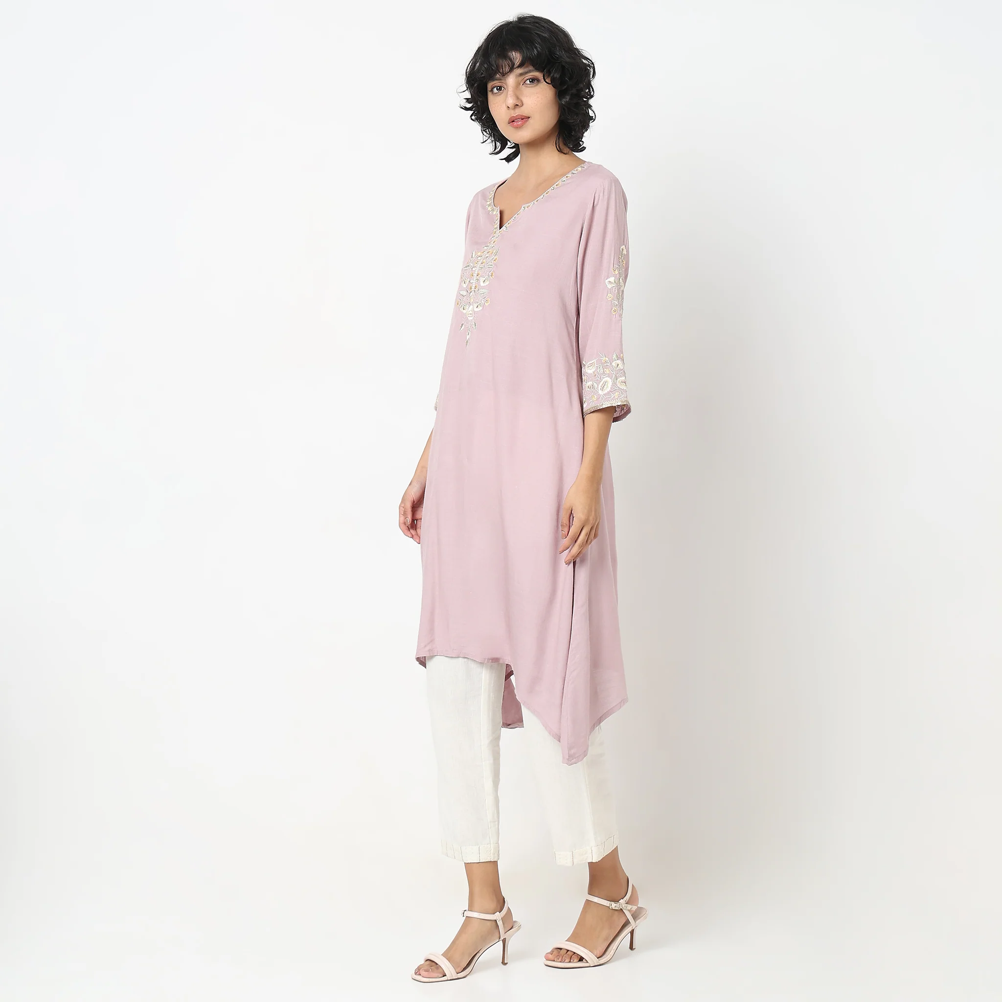 Flare Fit Embroidered Kurta - Image 5