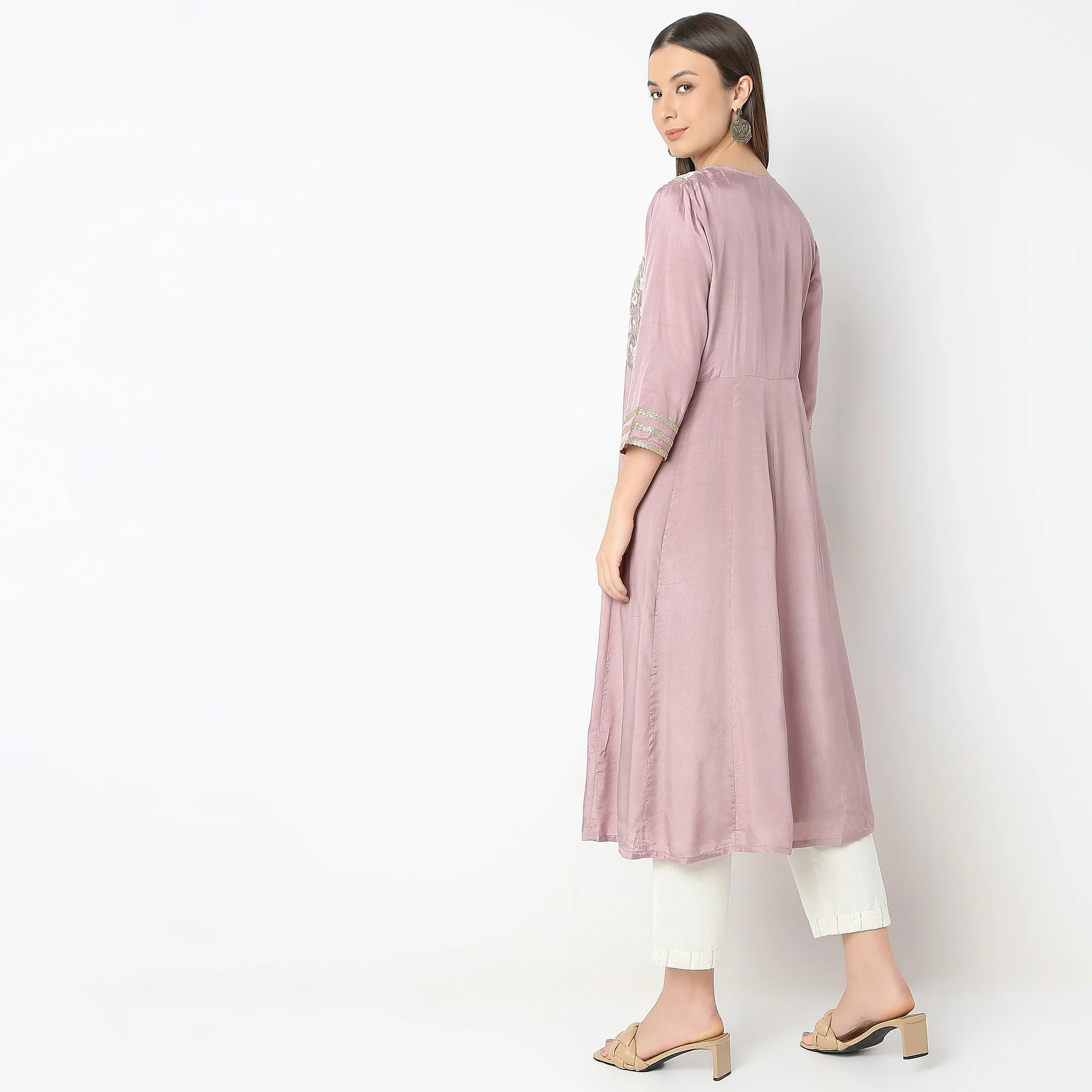 Flare Fit Embroidered Kurta - Image 3