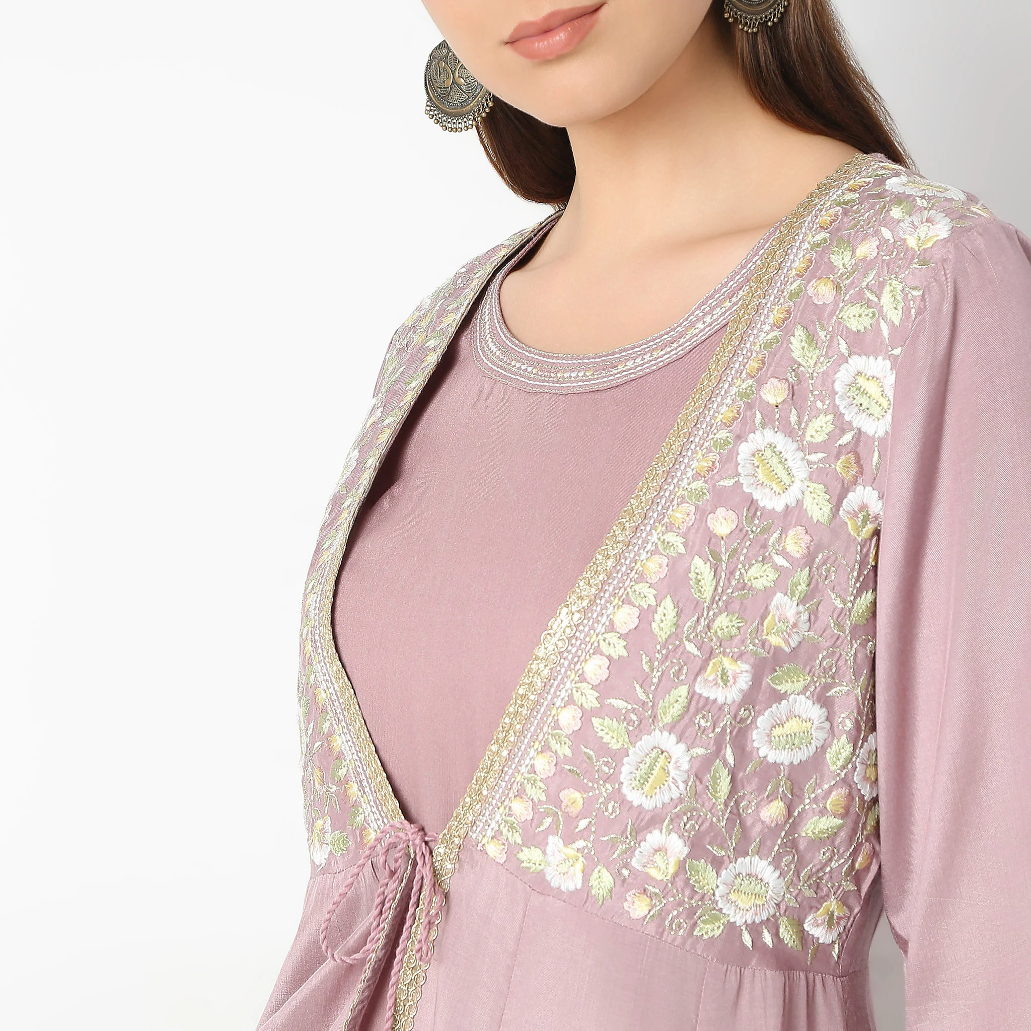 Flare Fit Embroidered Kurta - Image 4