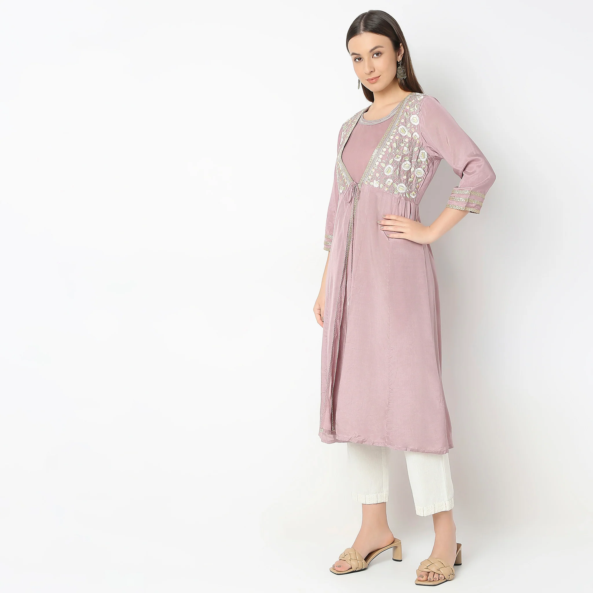Flare Fit Embroidered Kurta - Image 5