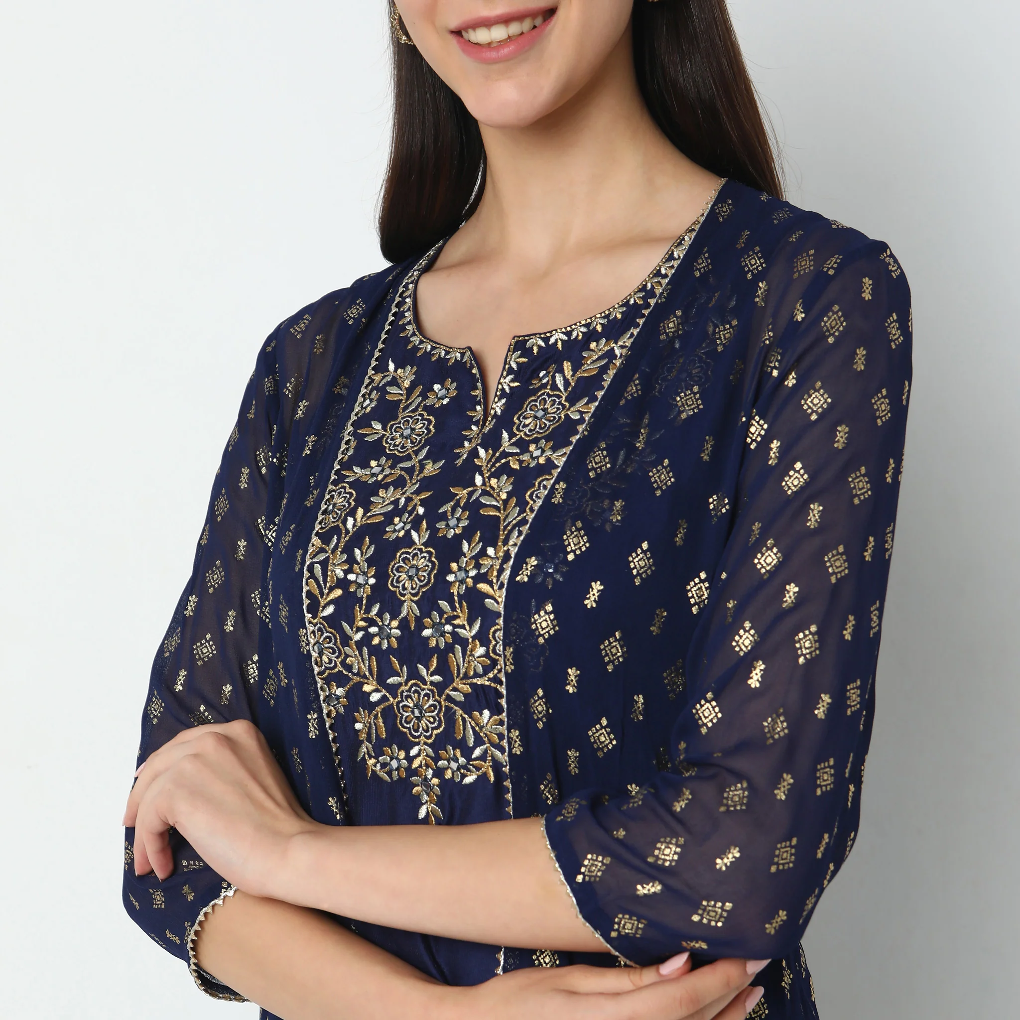 Flare Fit Embroidered Kurta - Image 4
