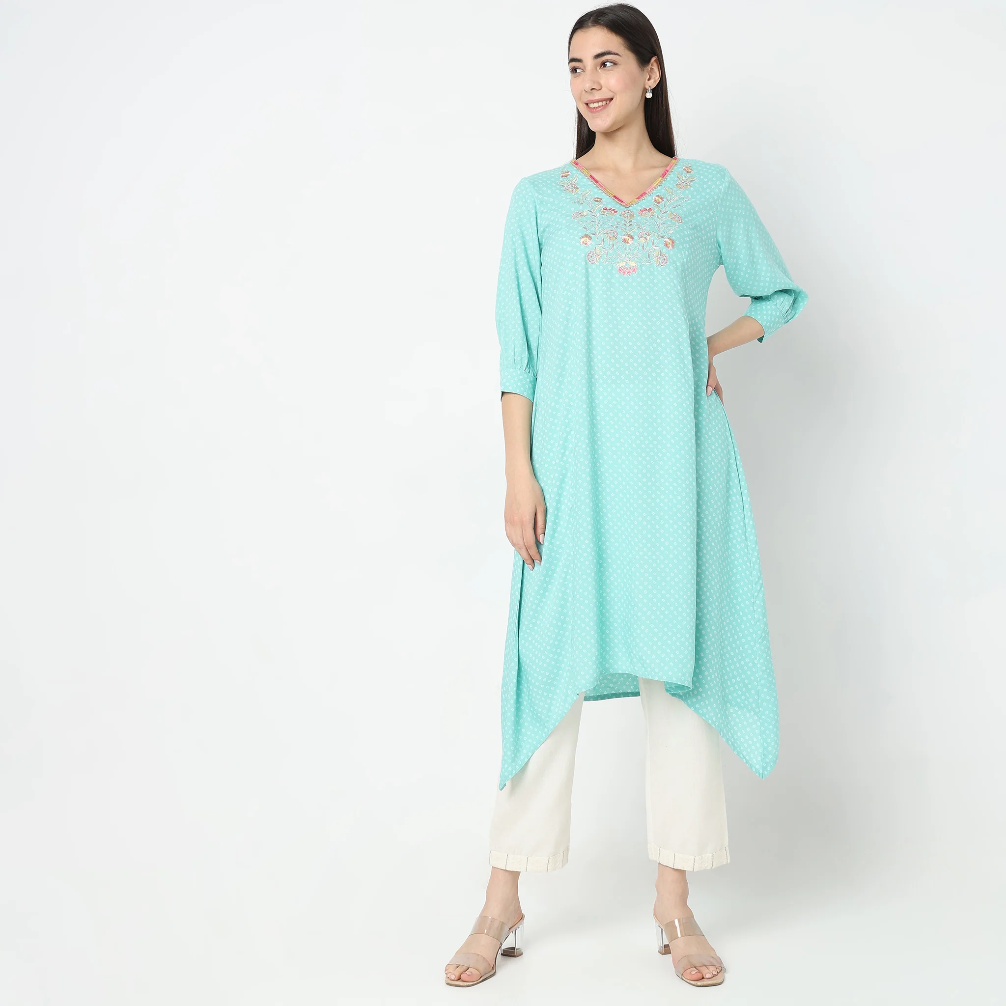 Flare Fit Embroidered Kurta - Image 2
