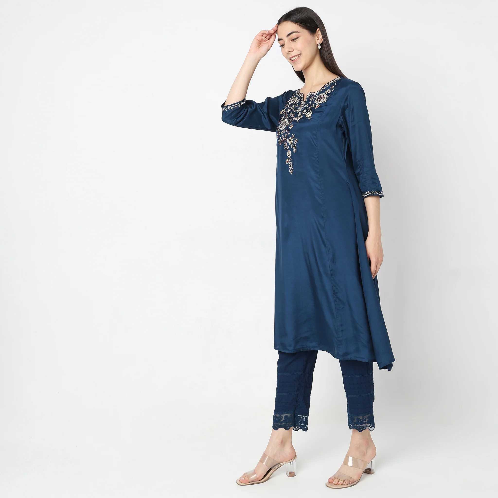Flare Fit Embroidered Kurta - Image 5