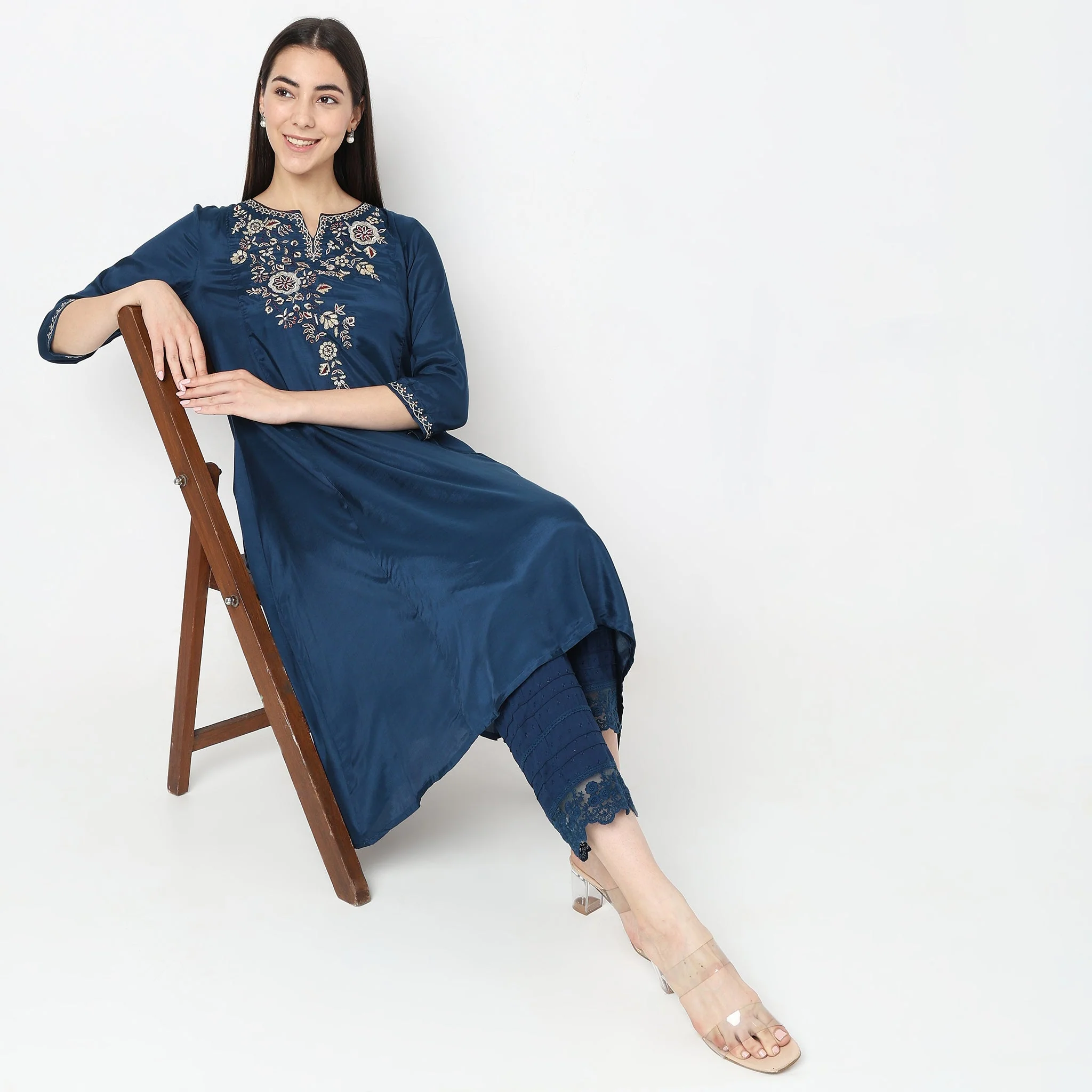 Flare Fit Embroidered Kurta - Image 6