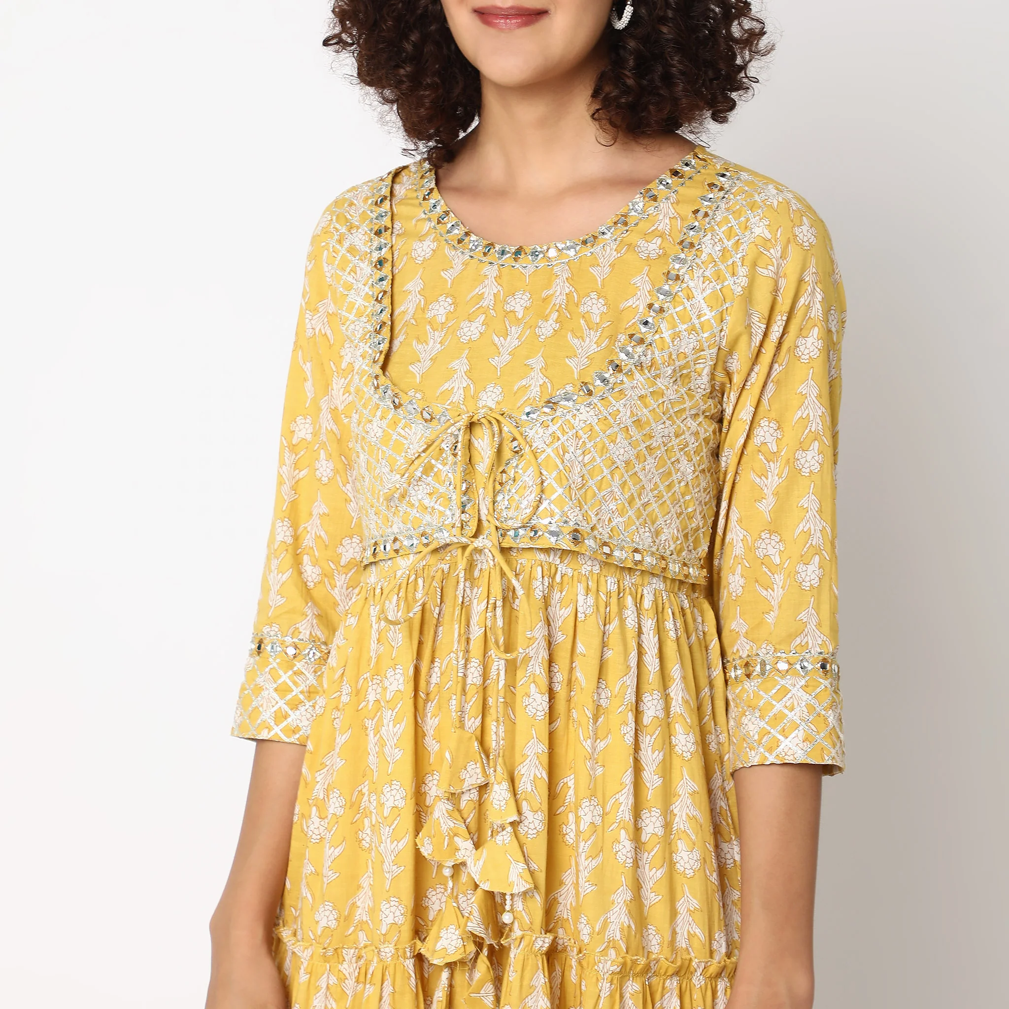 Flare Fit Embroidered Kurta - Image 4