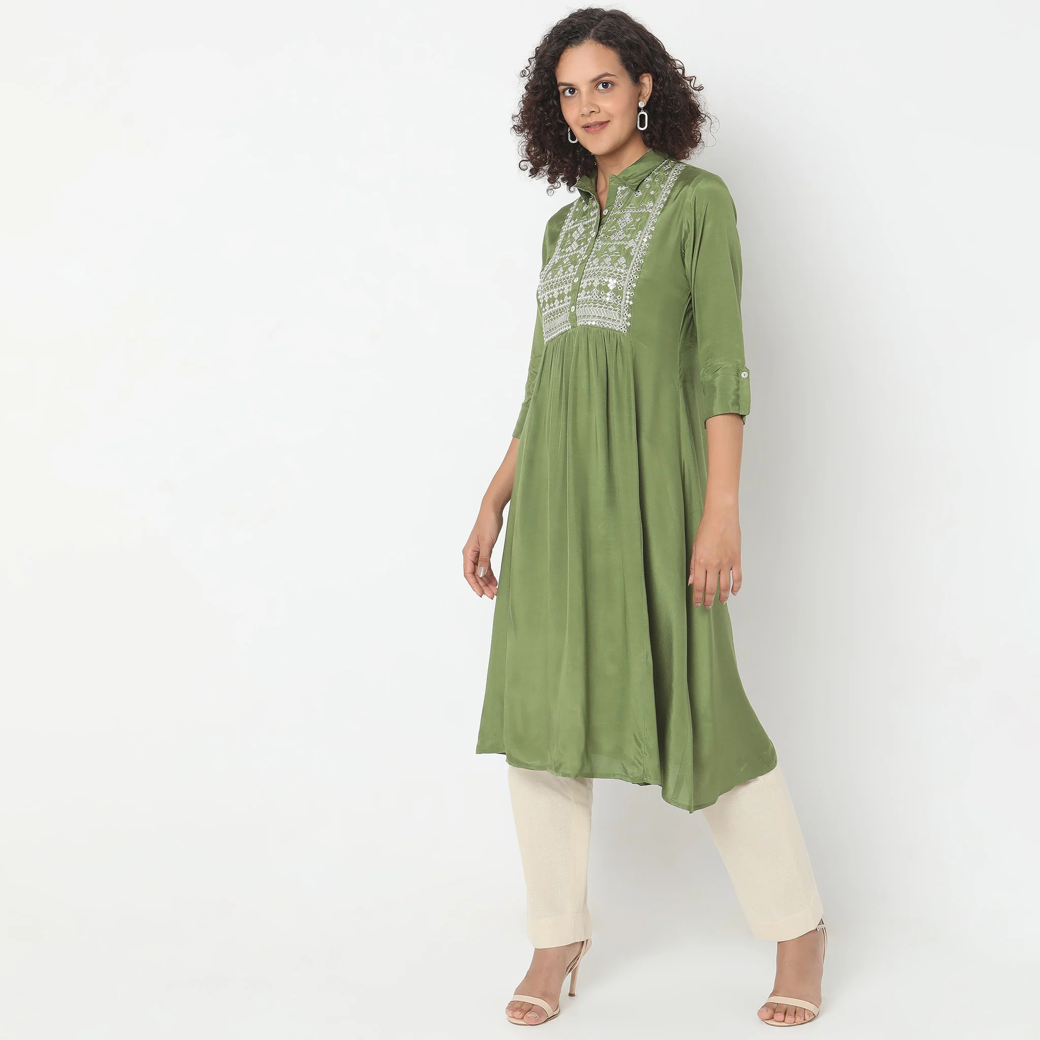 Flare Fit Embroidered Kurta - Image 2