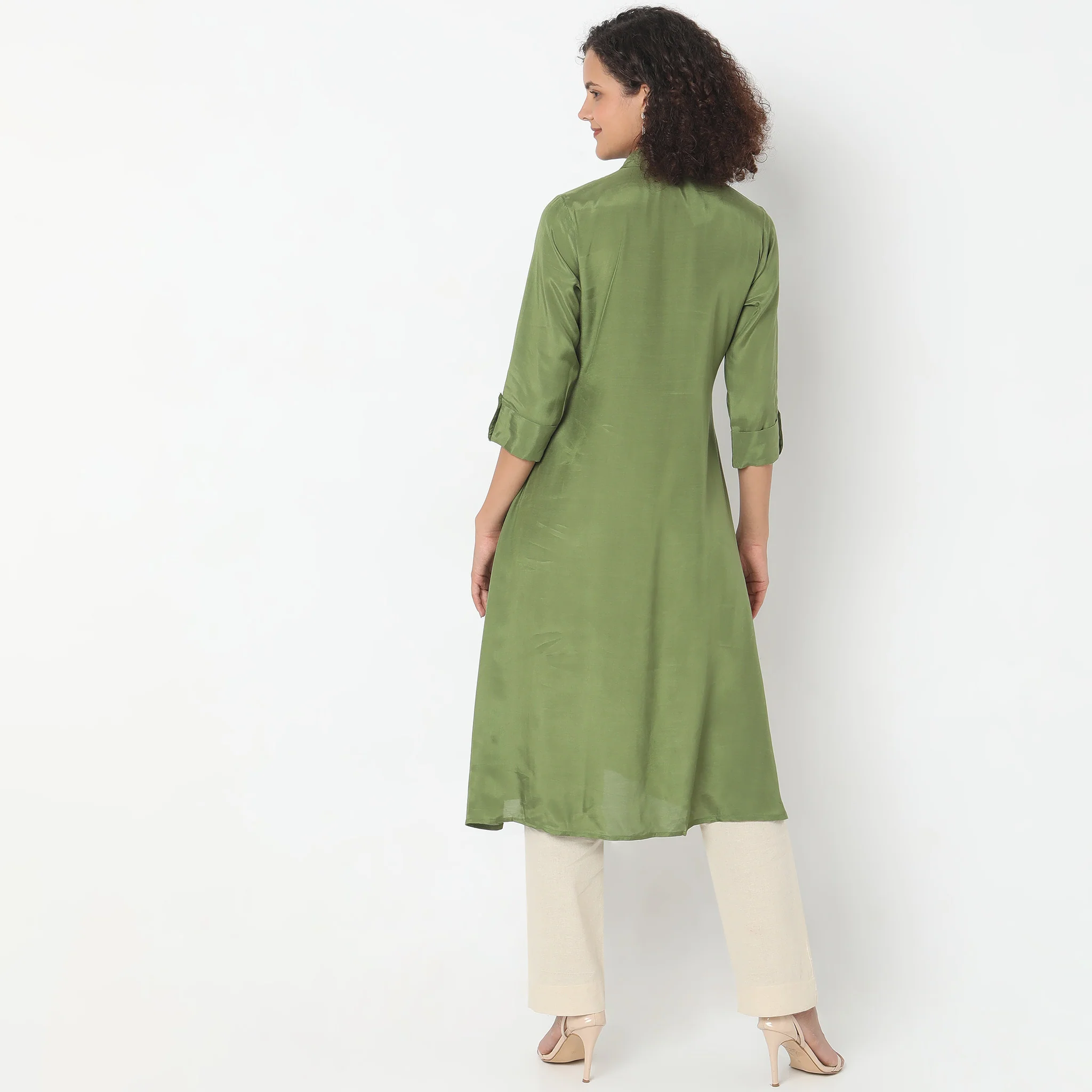 Flare Fit Embroidered Kurta - Image 3
