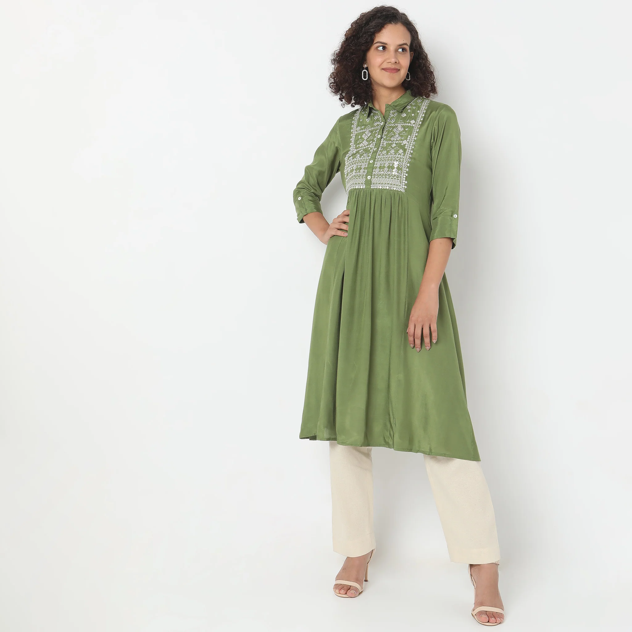 Flare Fit Embroidered Kurta - Image 5