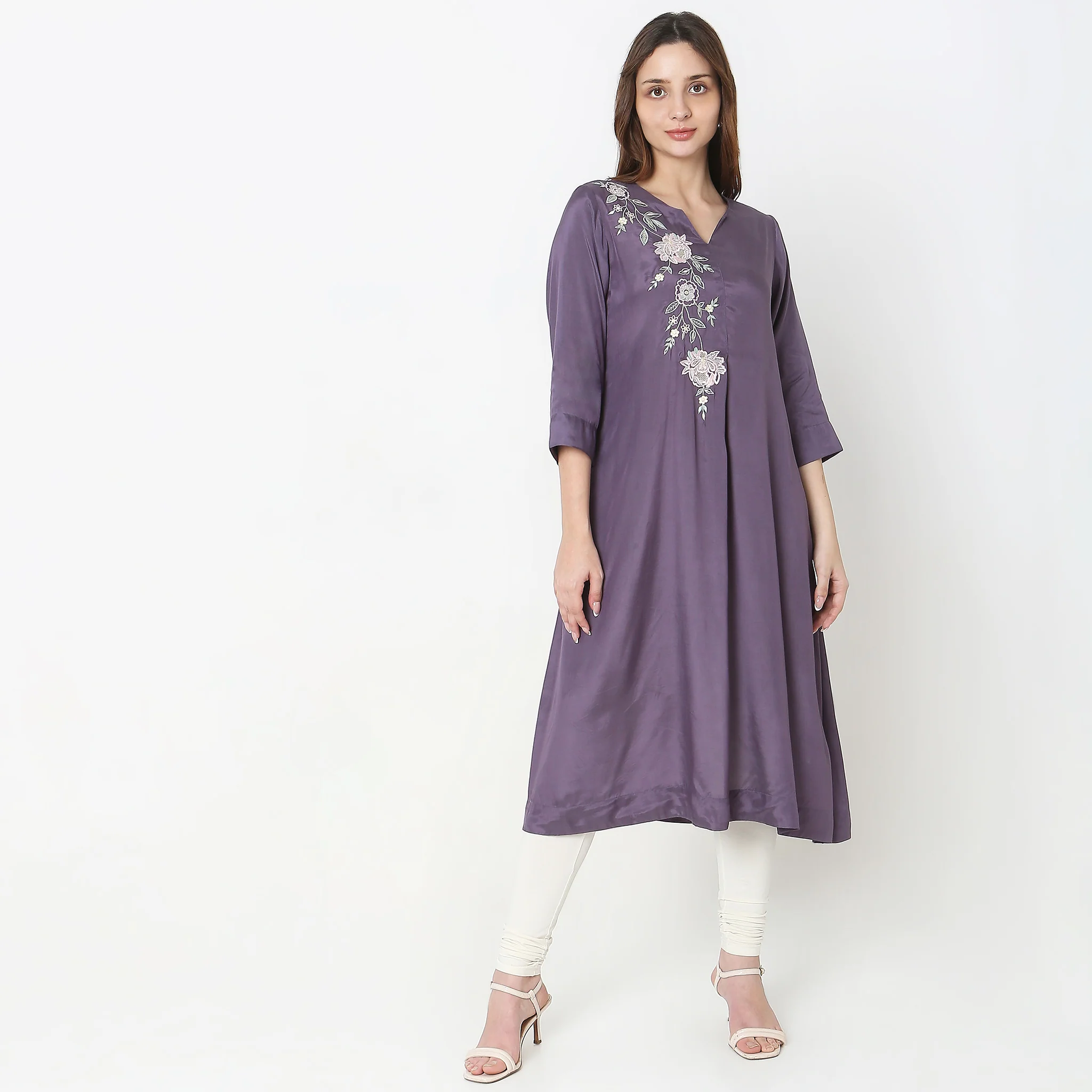 Flare Fit Embroidered Kurta - Image 2