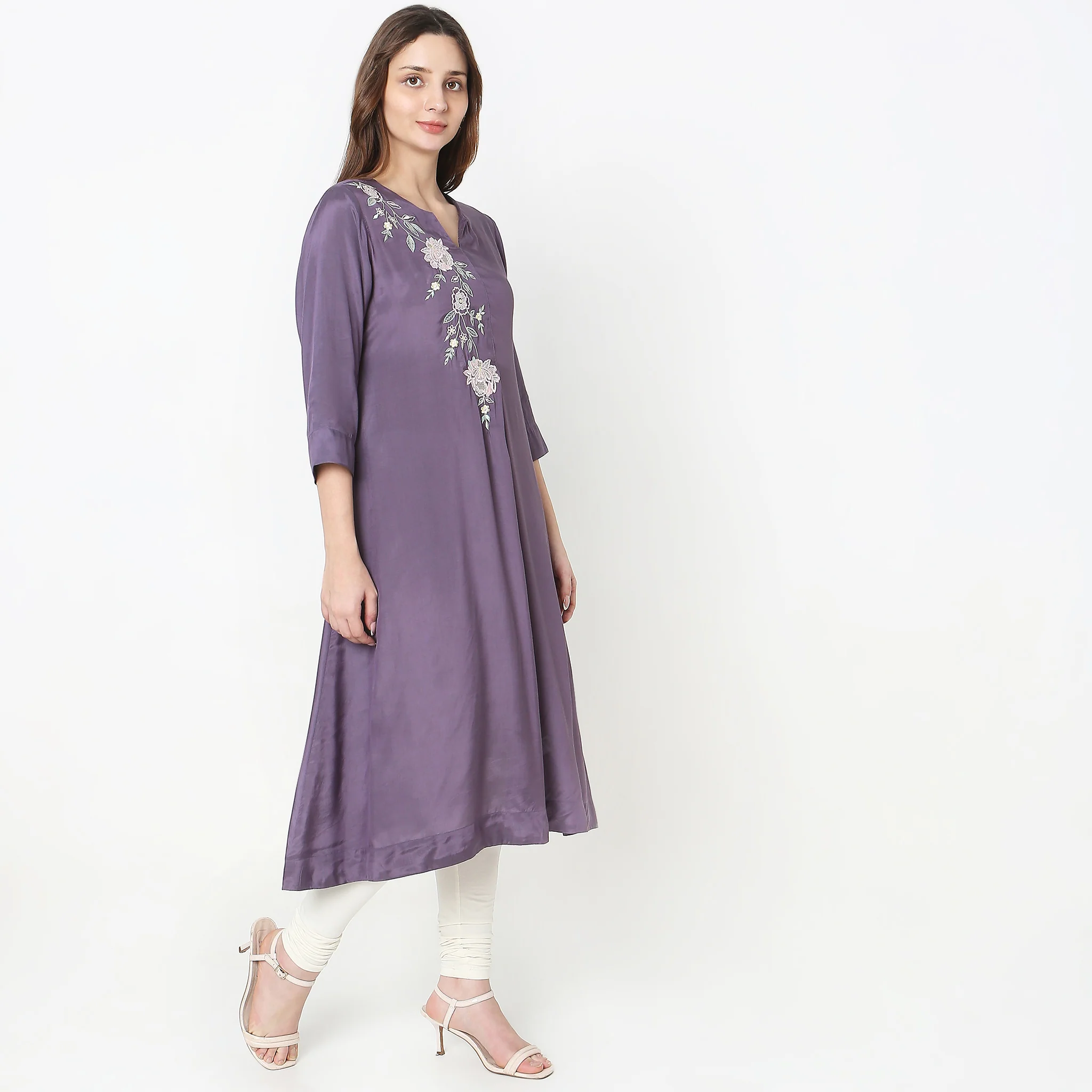 Flare Fit Embroidered Kurta - Image 5