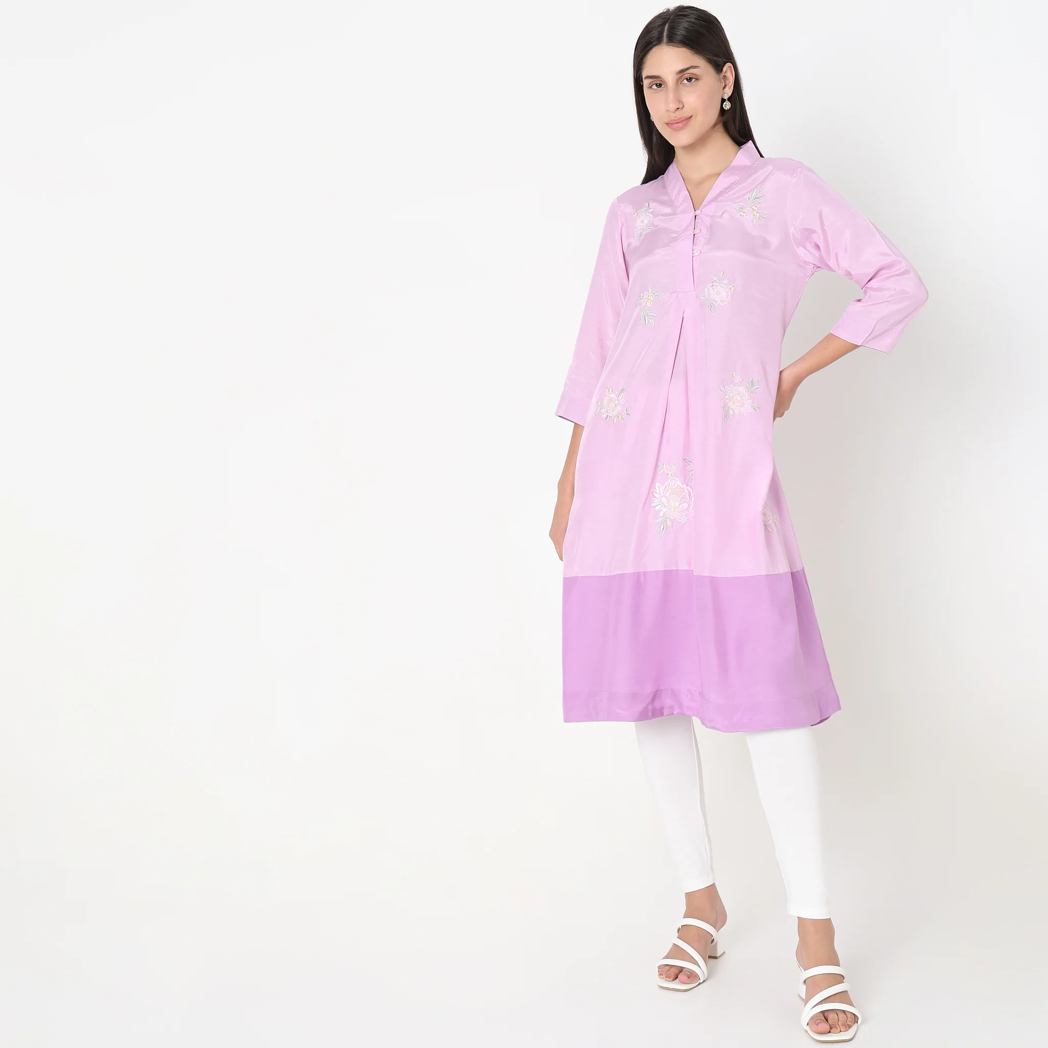 Flare Fit Embroidered Kurta - Image 4