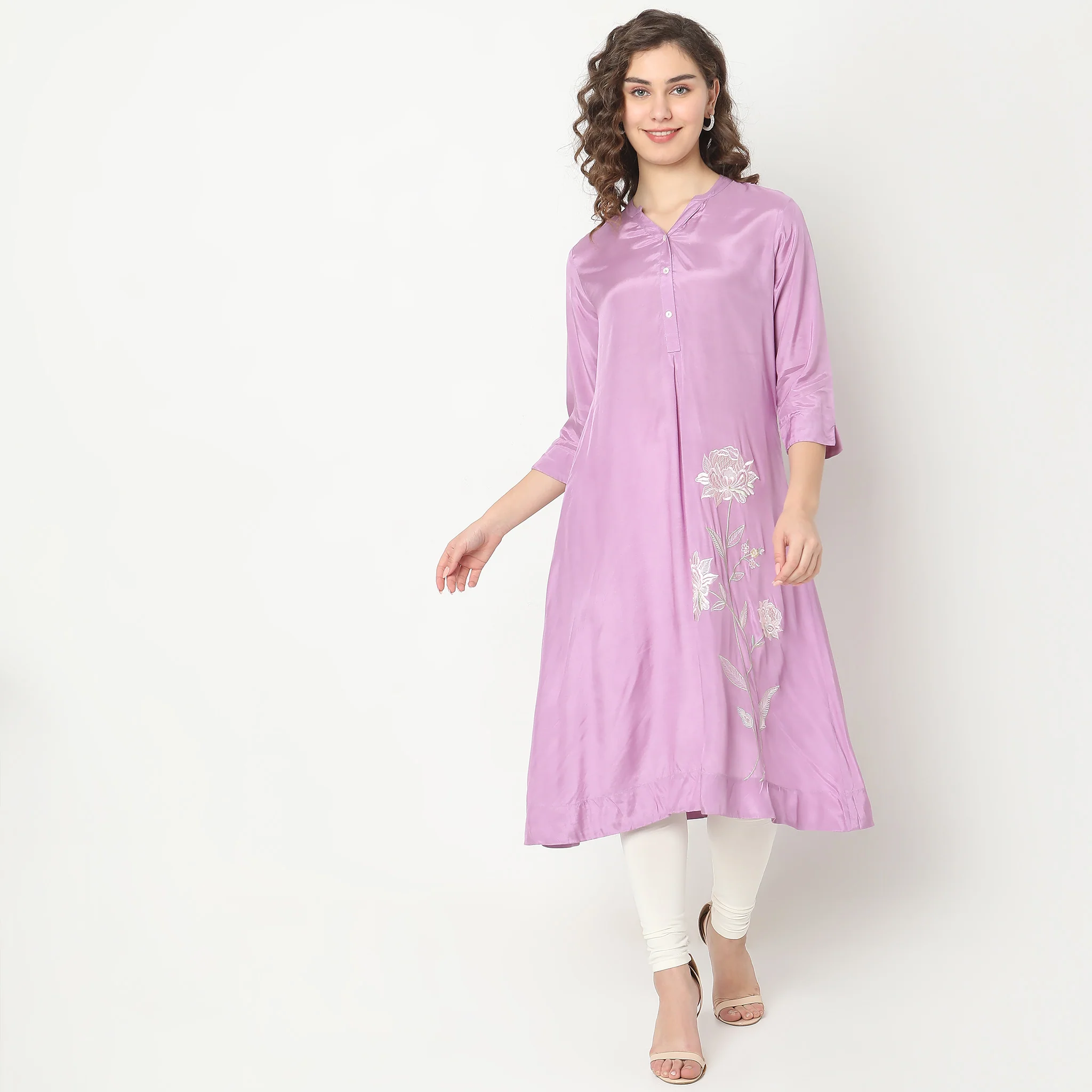 Flare Fit Embroidered Kurta - Image 2
