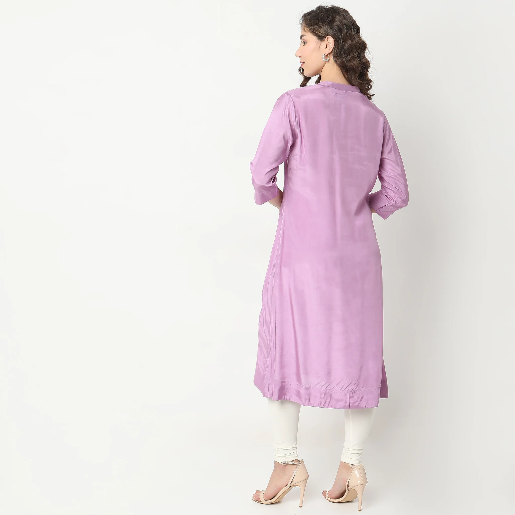 Flare Fit Embroidered Kurta - Image 3