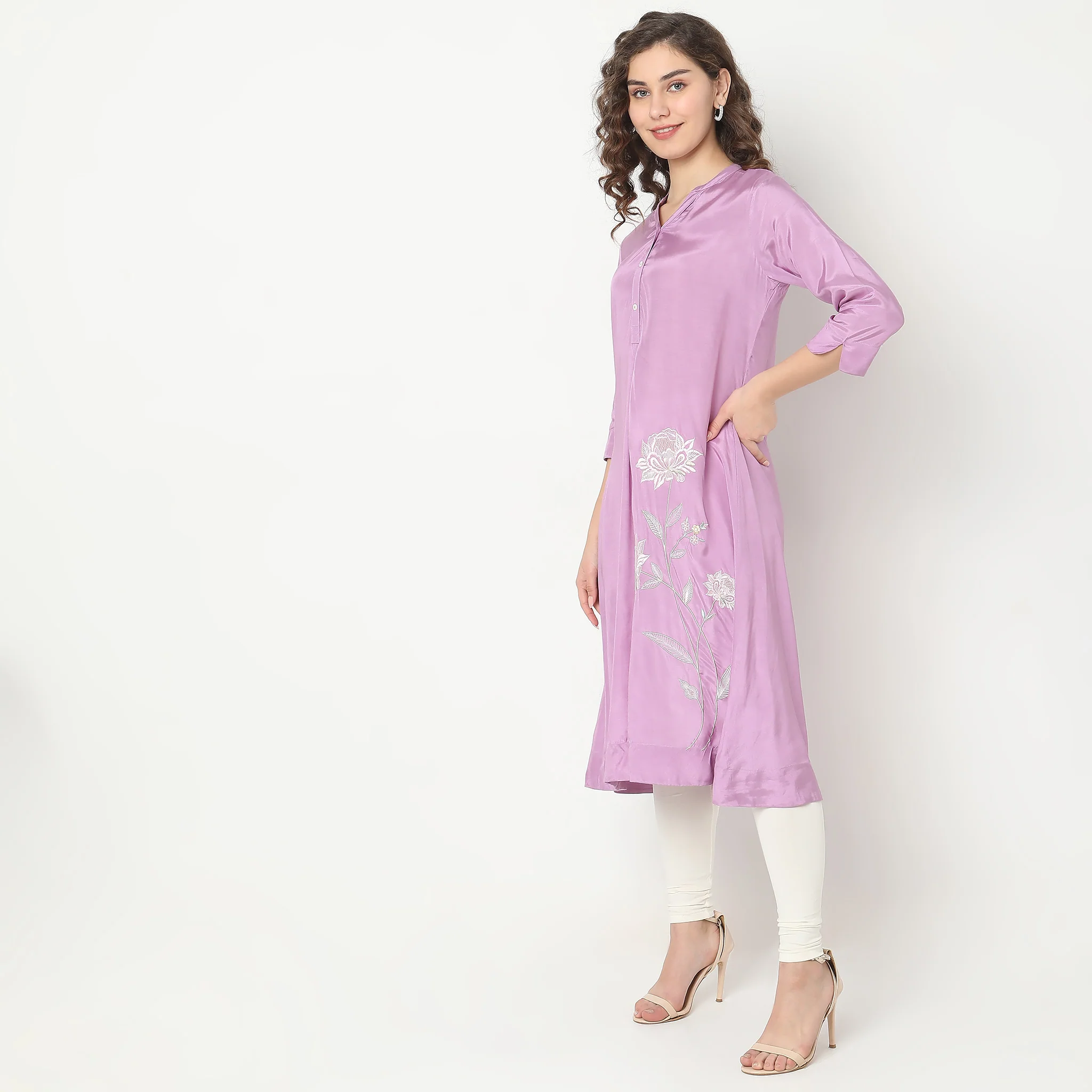 Flare Fit Embroidered Kurta - Image 5