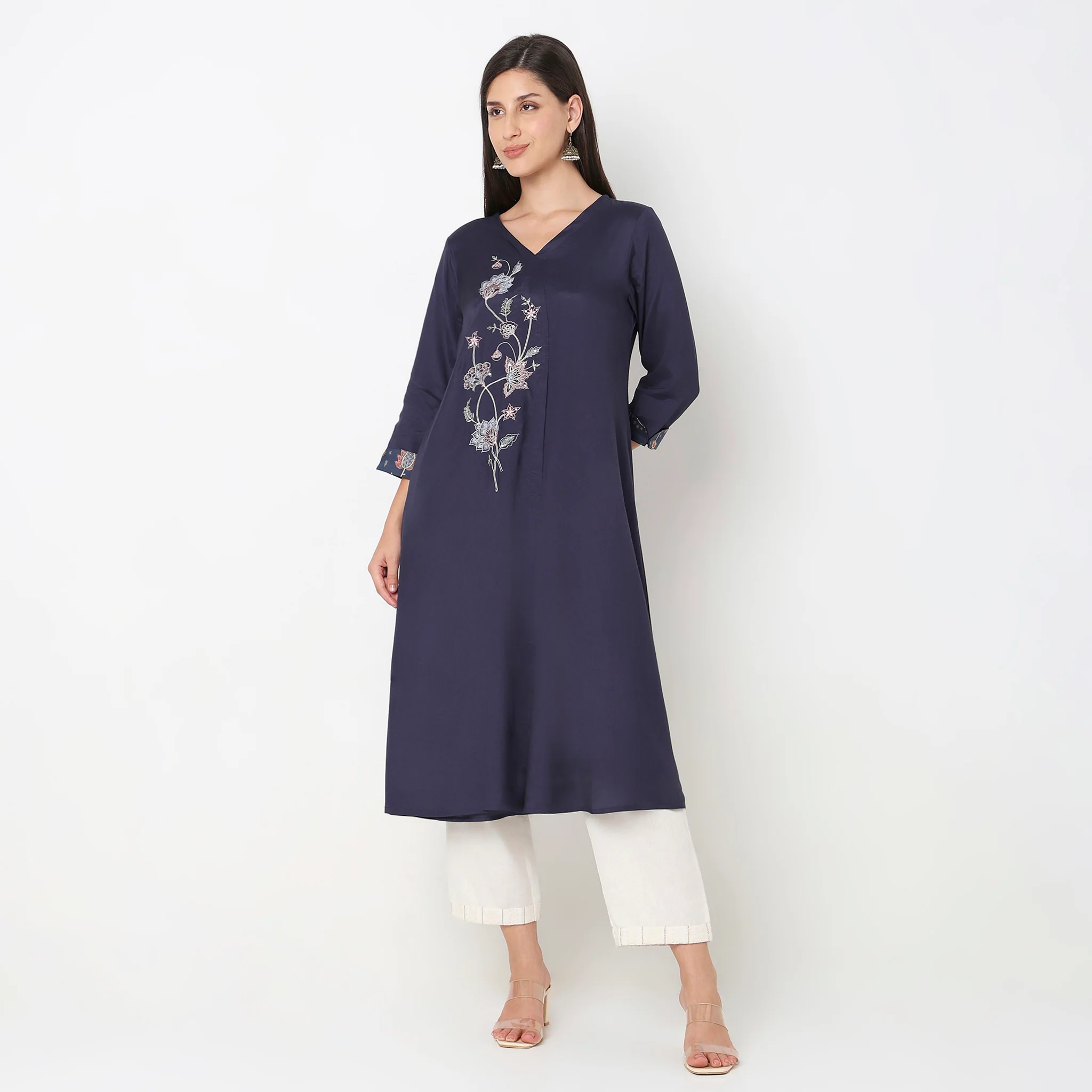 Flare Fit Embroidered Kurta - Image 2