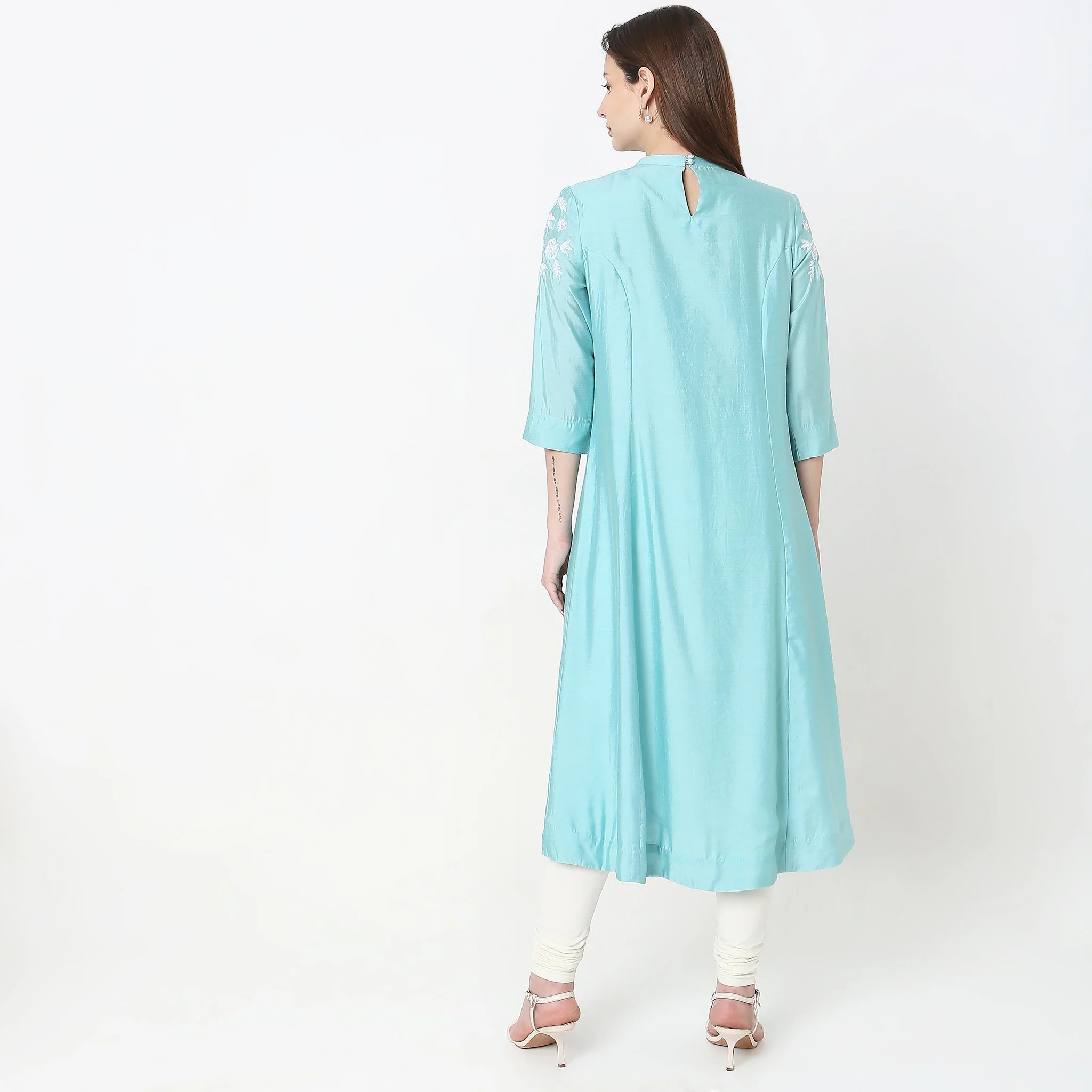Flare Fit Embroidered Kurta - Image 3