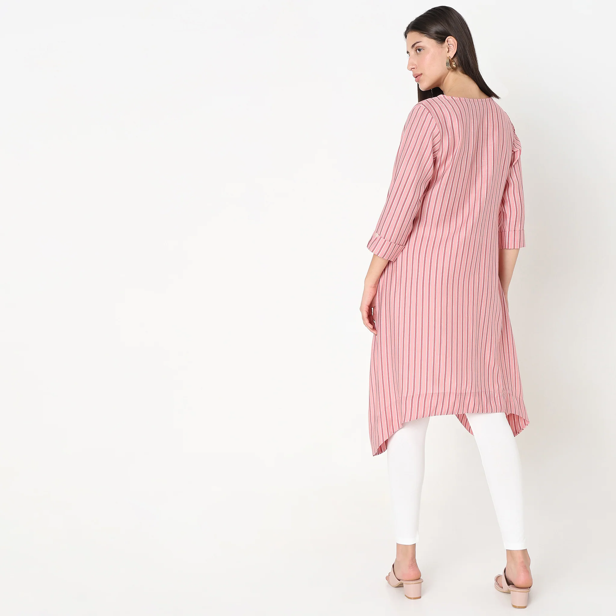 Flare Fit Embroidered Kurta - Image 3