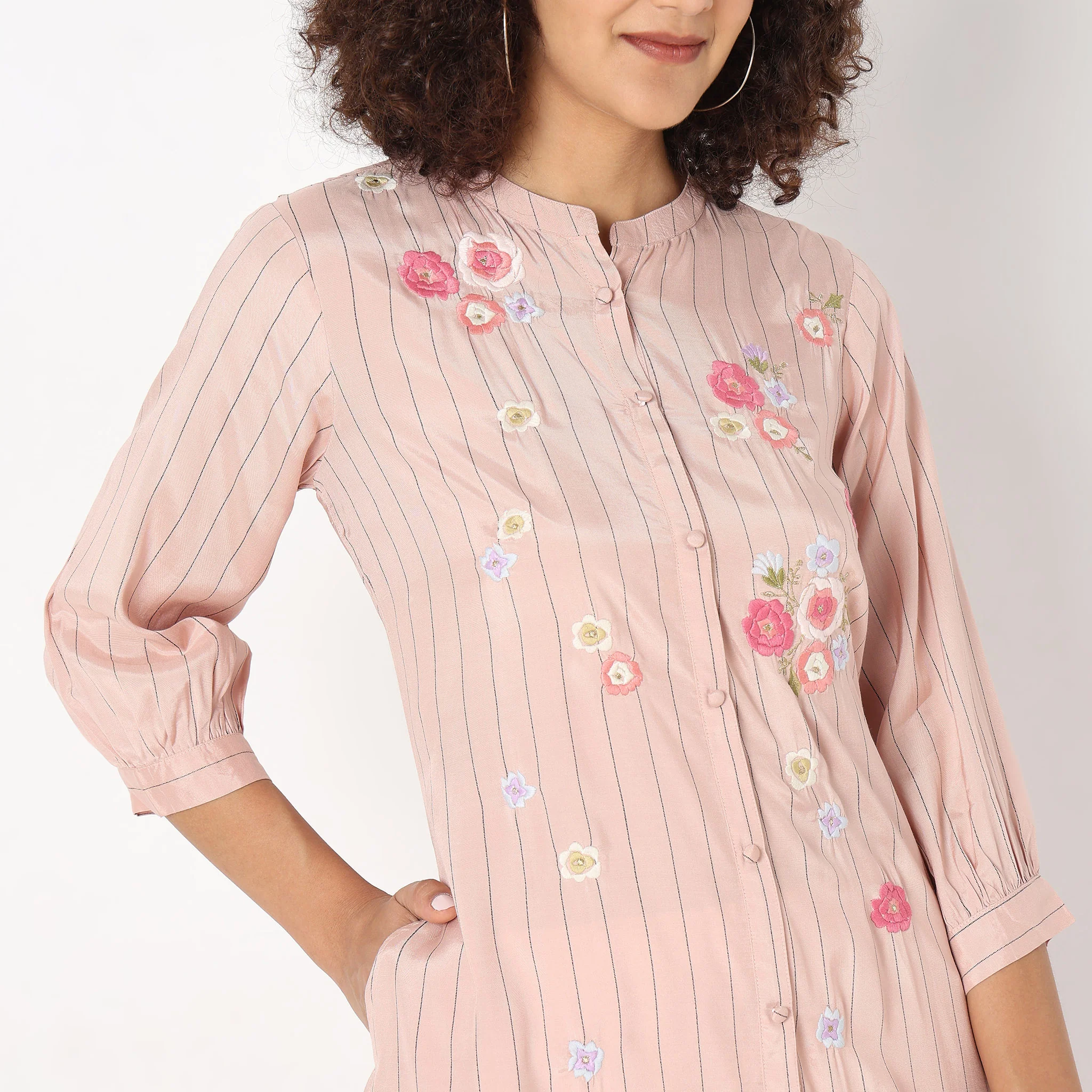 Flare Fit Embroidered Kurta - Image 4