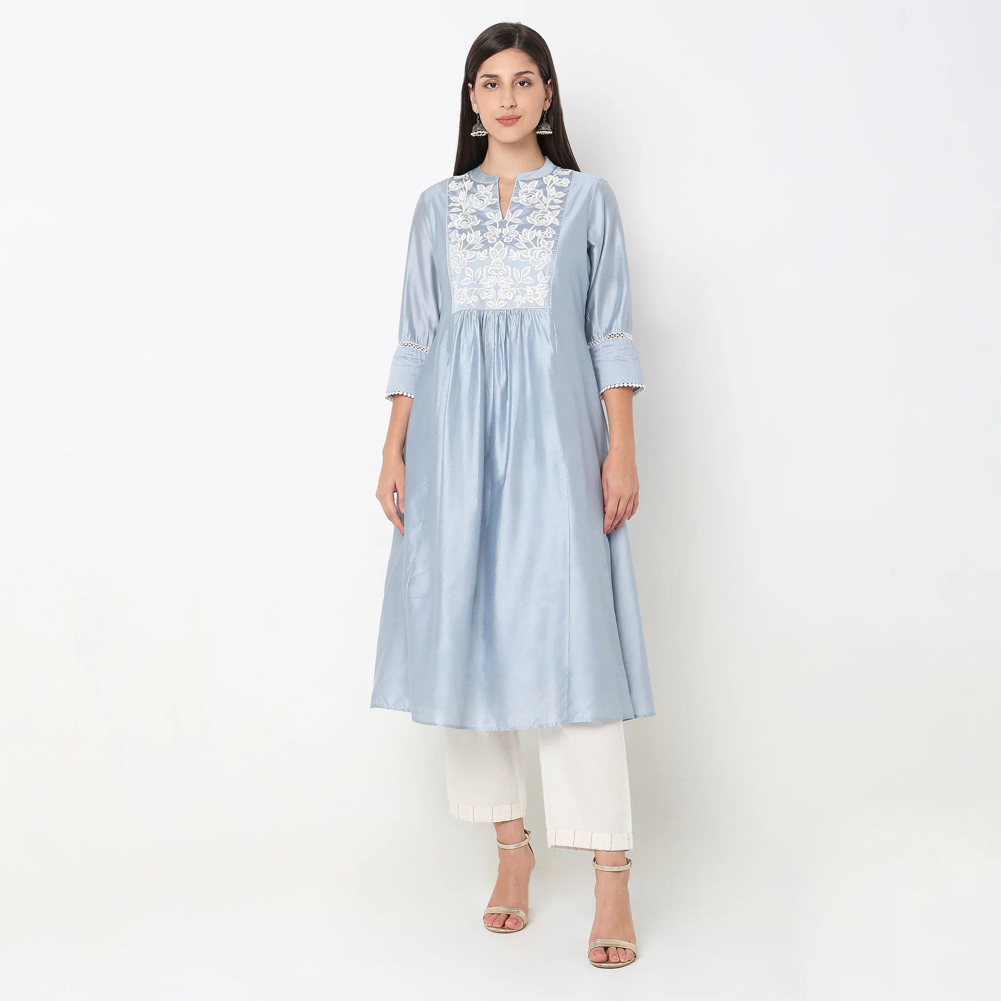 Flare Fit Embroidered Kurta - Image 2