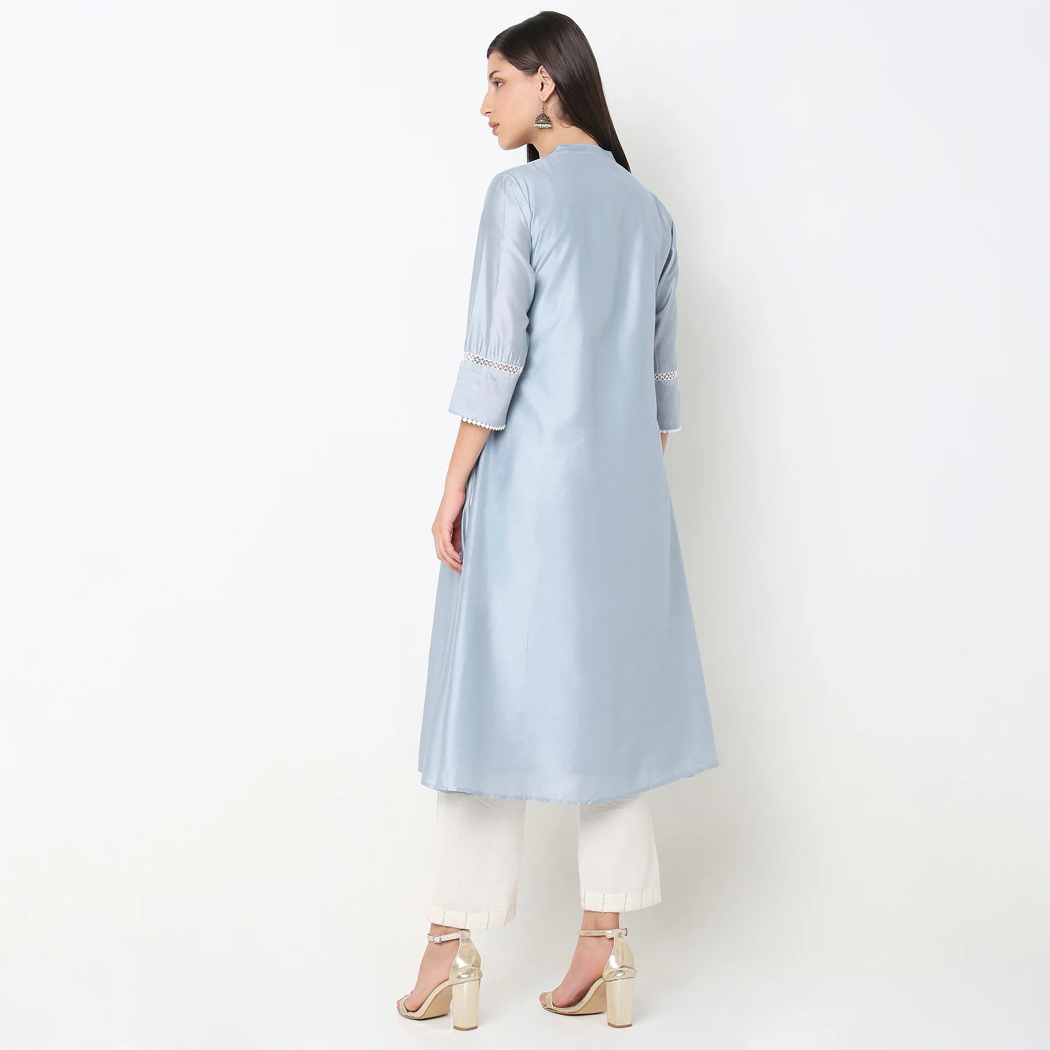 Flare Fit Embroidered Kurta - Image 3