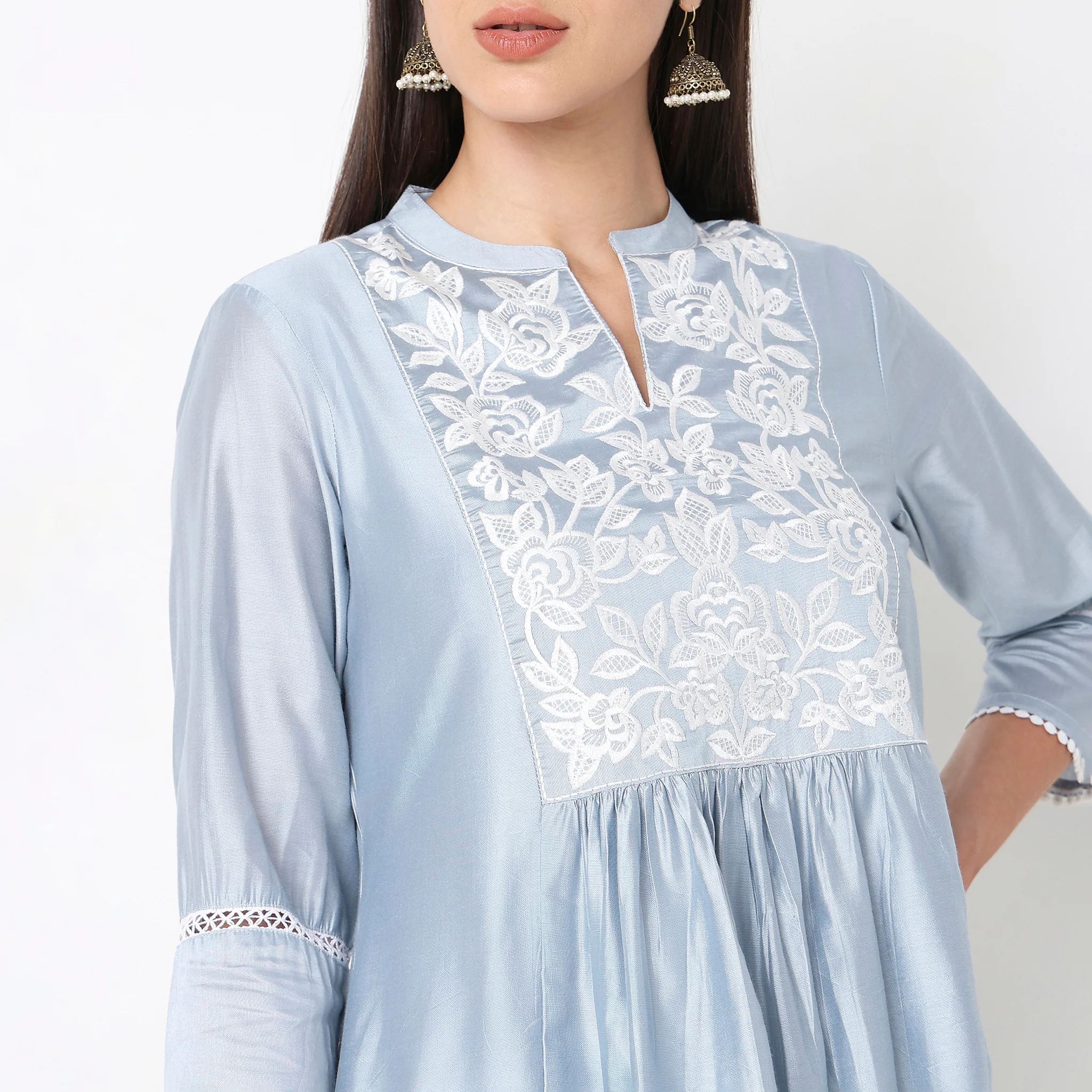 Flare Fit Embroidered Kurta - Image 4