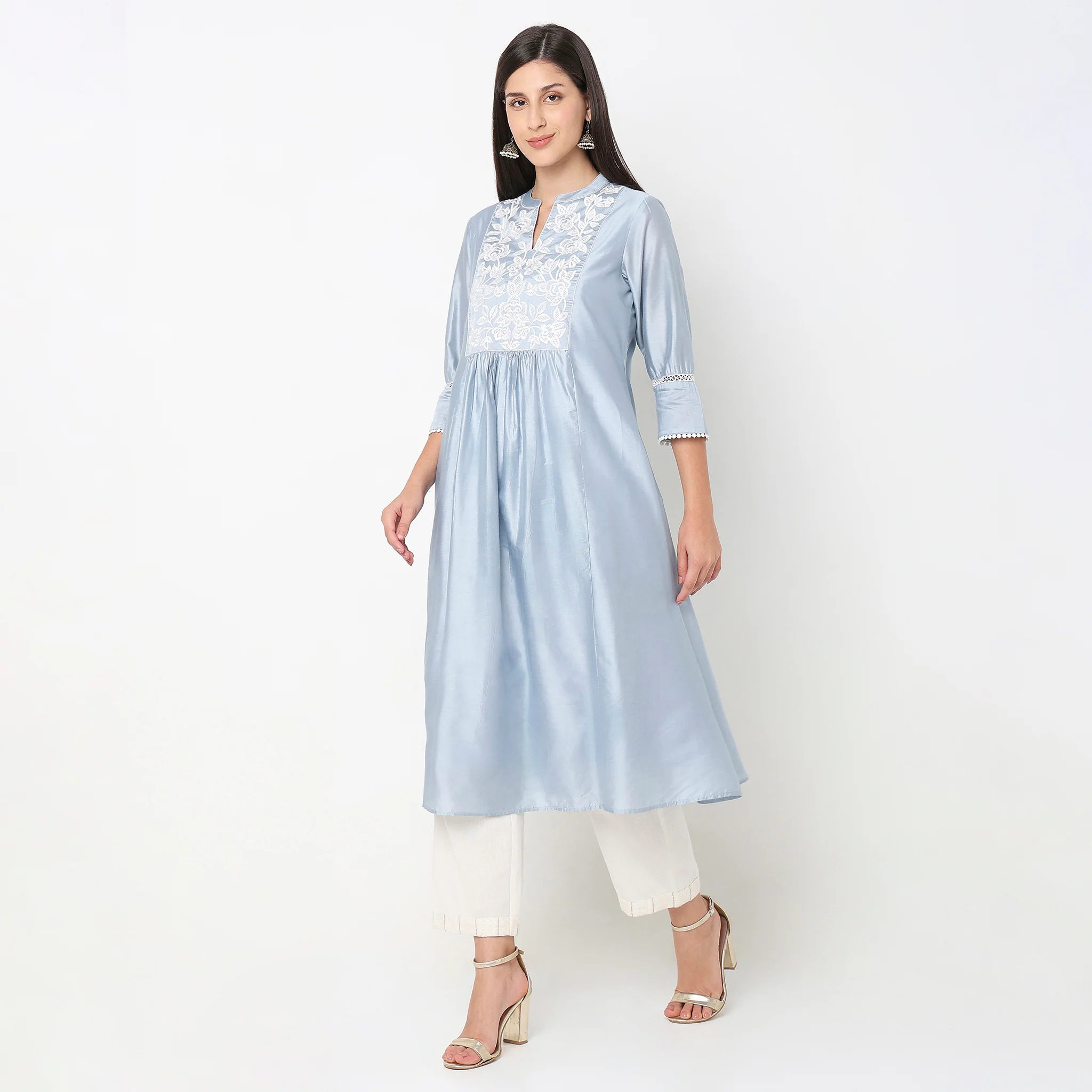 Flare Fit Embroidered Kurta - Image 5