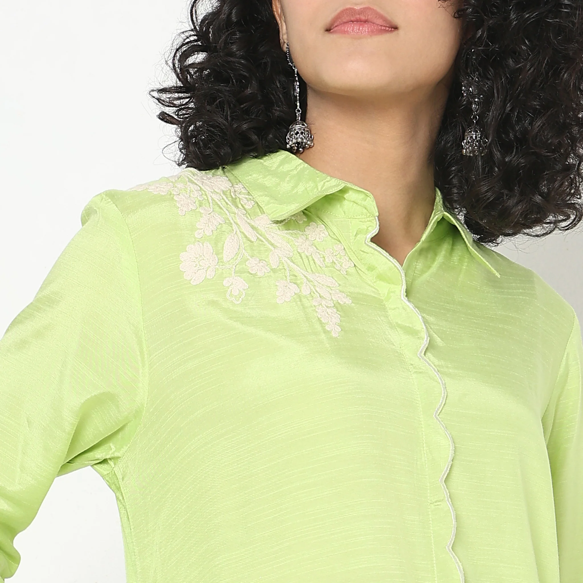 Embroidered Above Knee Flared Workday Staples High-Low Kurta - Image 4