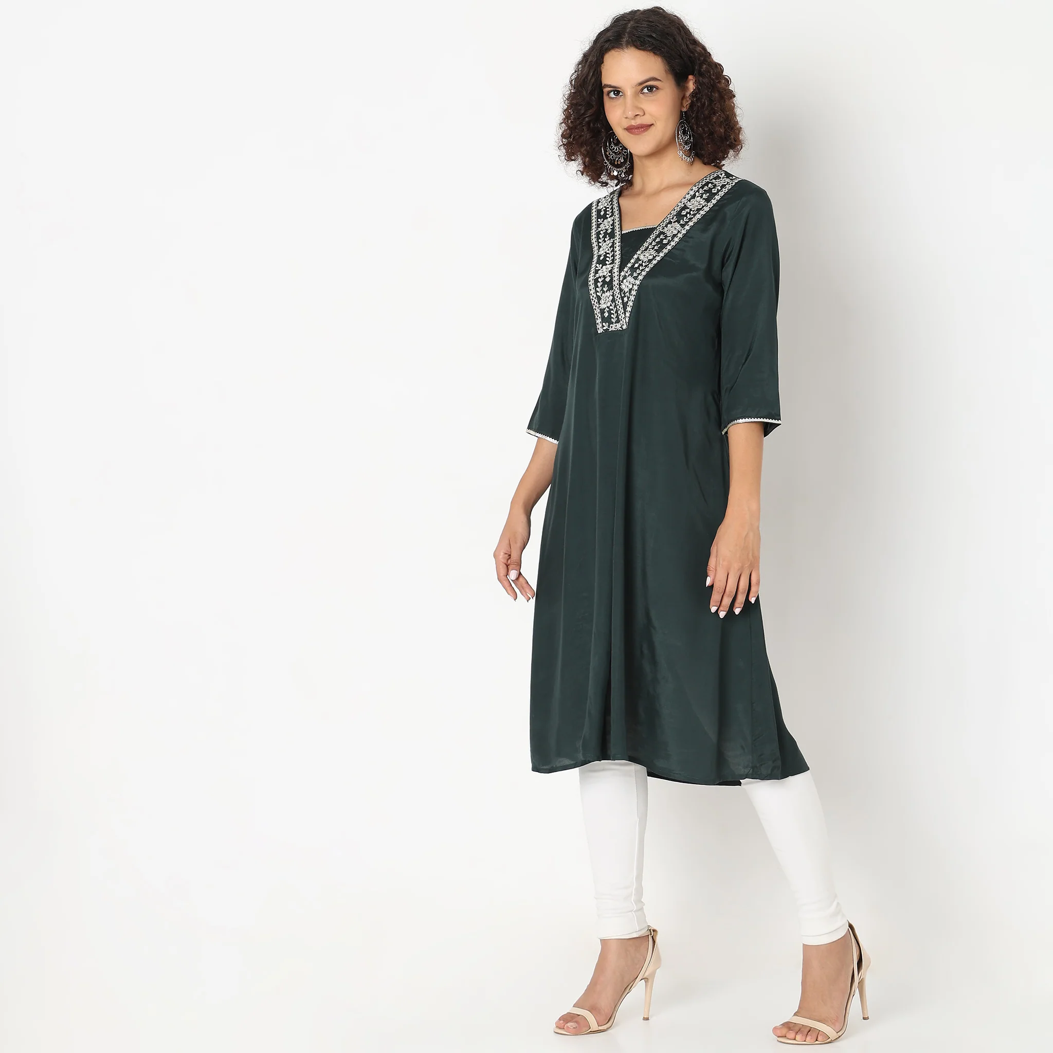 Flare Fit Embroidered Kurta - Image 5