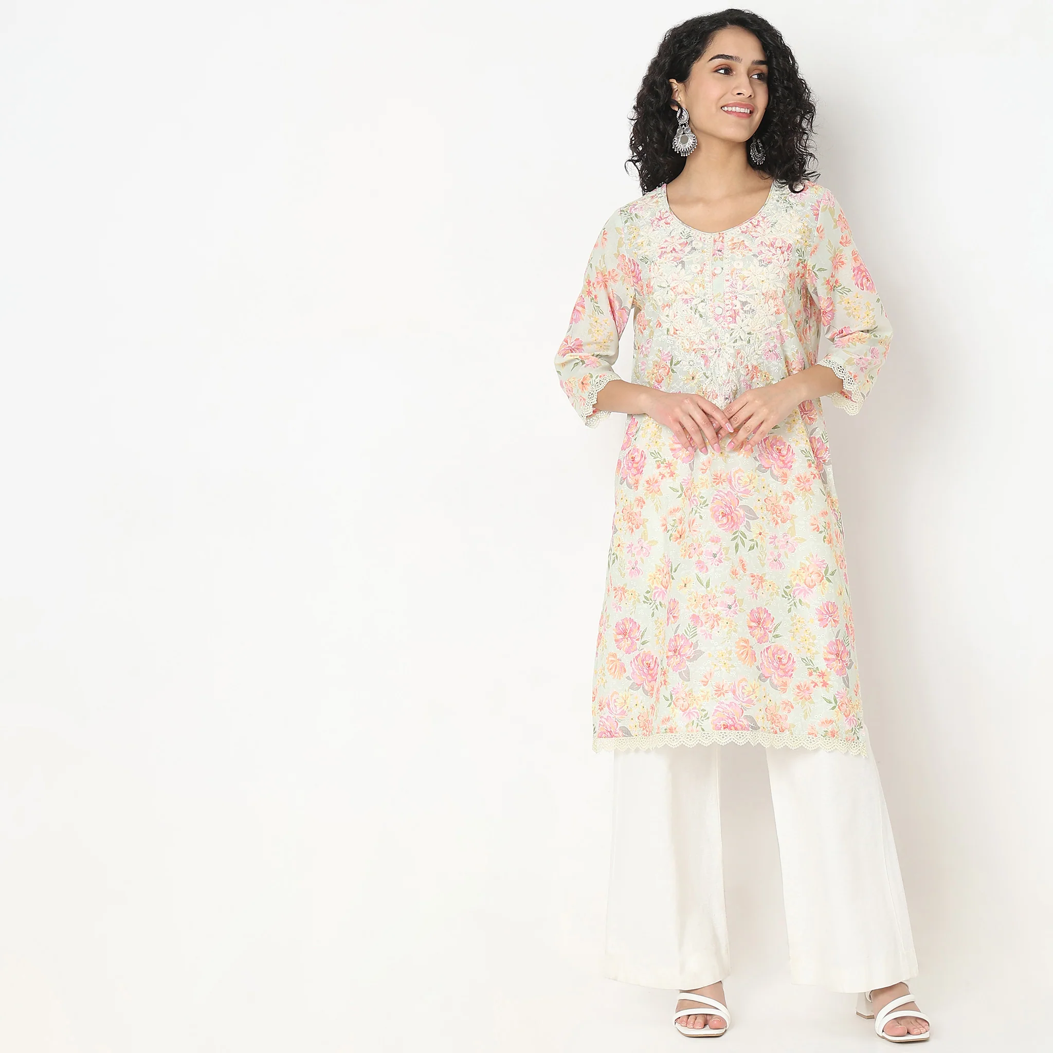 Flare Fit Embroidered Kurta - Image 2
