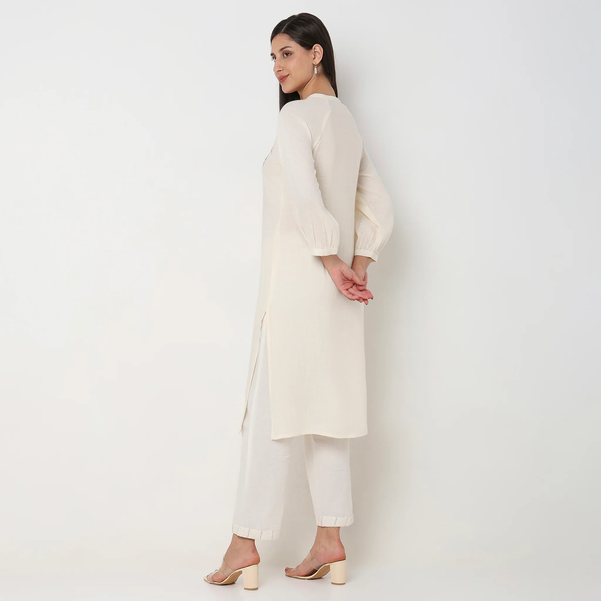 Flare Fit Embroidered Kurta - Image 3