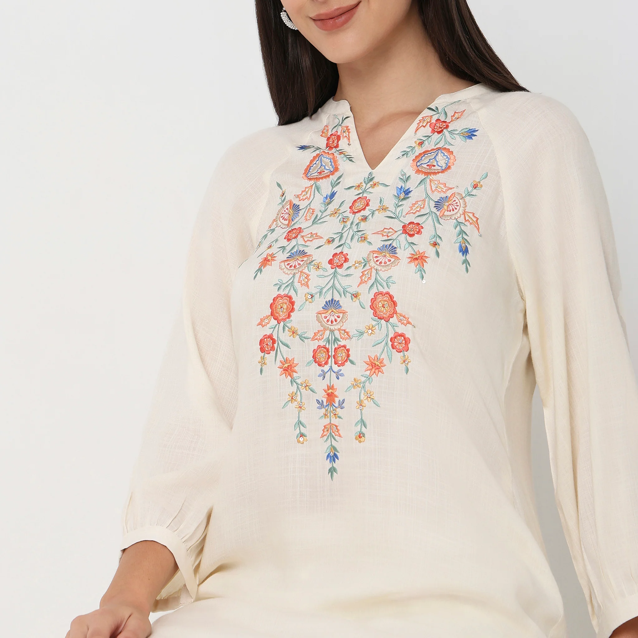 Flare Fit Embroidered Kurta - Image 4