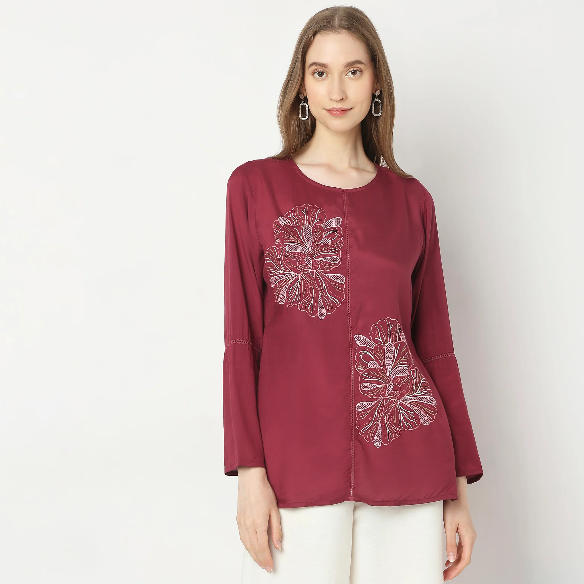 Flare Fit Embroidered Kurta - Image 2