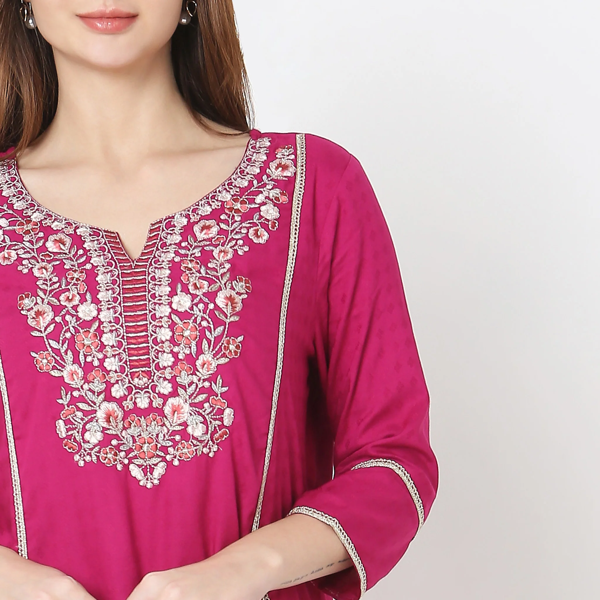 Flare Fit Embroidered Kurta - Image 4