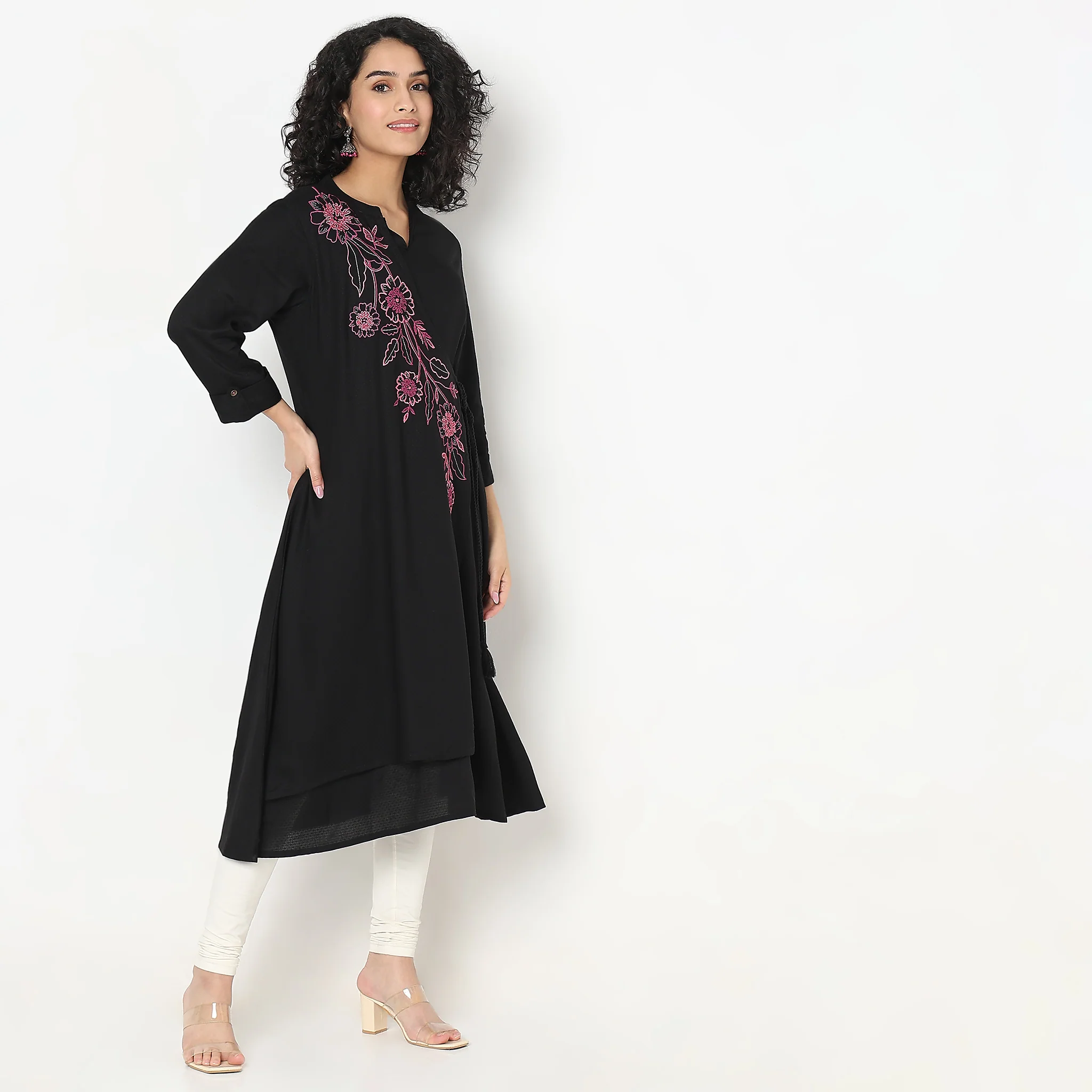 Flare Fit Embroidered Kurta - Image 5
