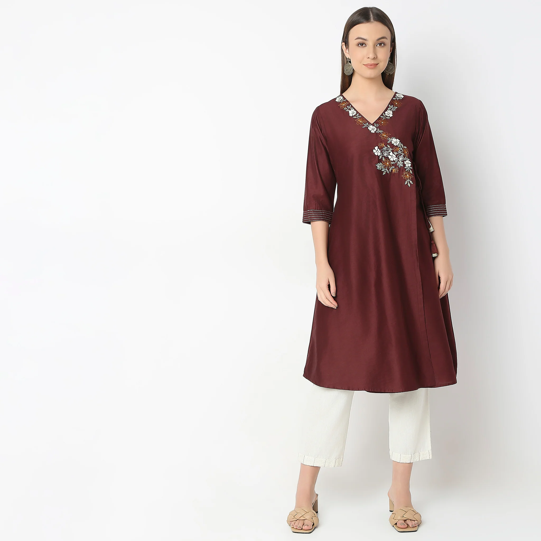 Flare Fit Embroidered Kurta - Image 2