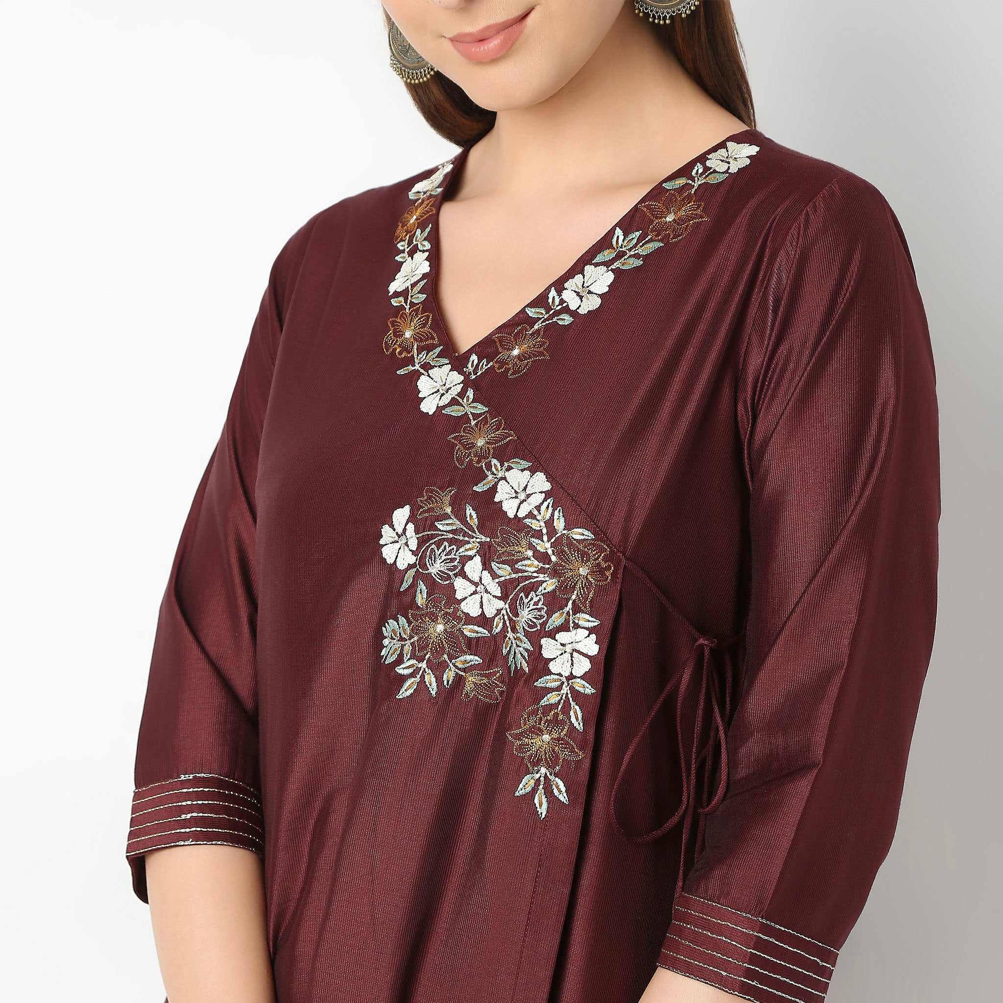Flare Fit Embroidered Kurta - Image 4