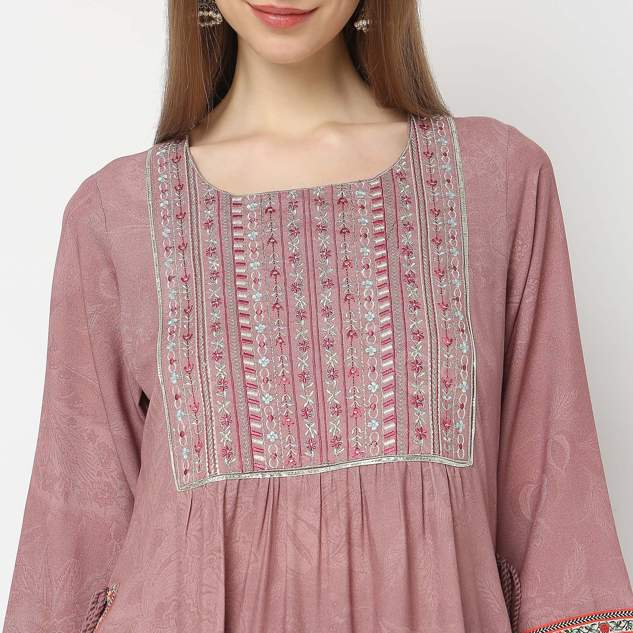 Flare Fit Embroidered Kurta - Image 4