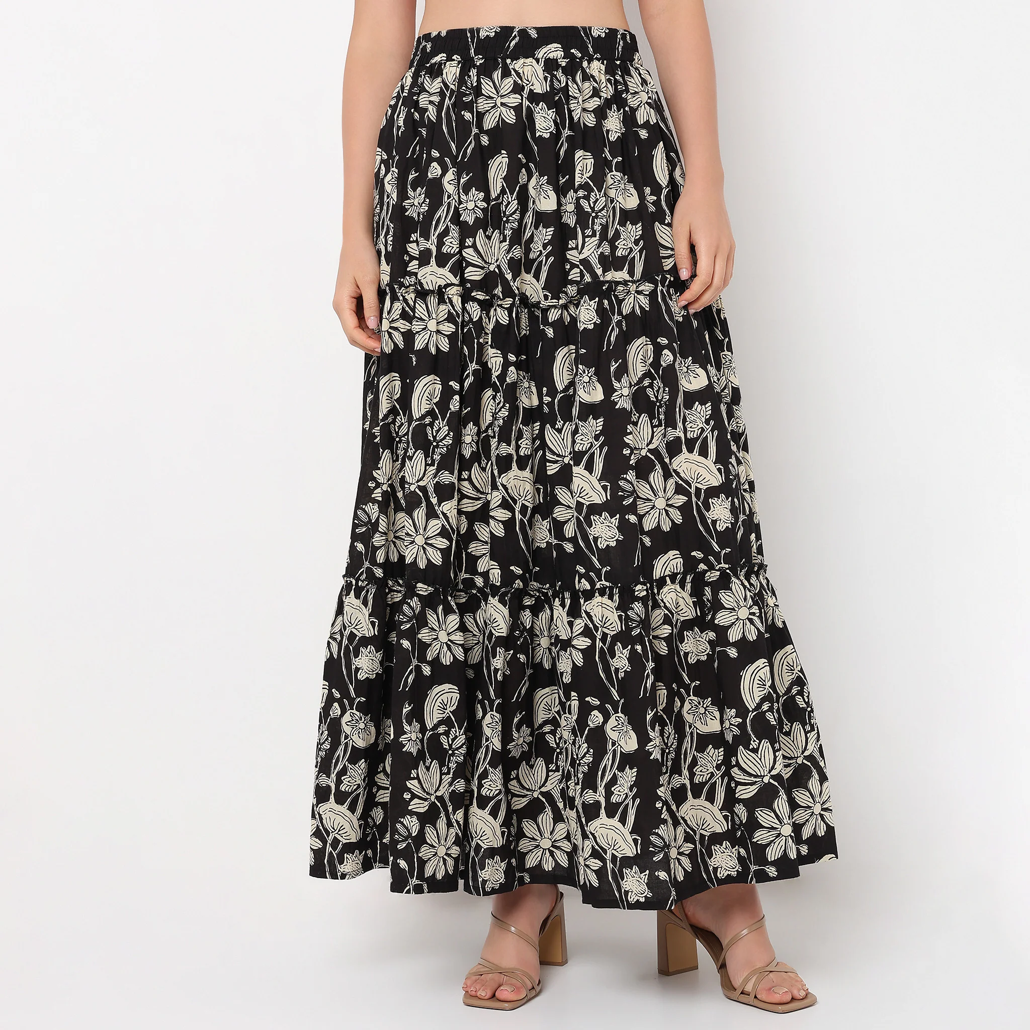 Flare Fit Mid Rise Printed Skirt - Image 2