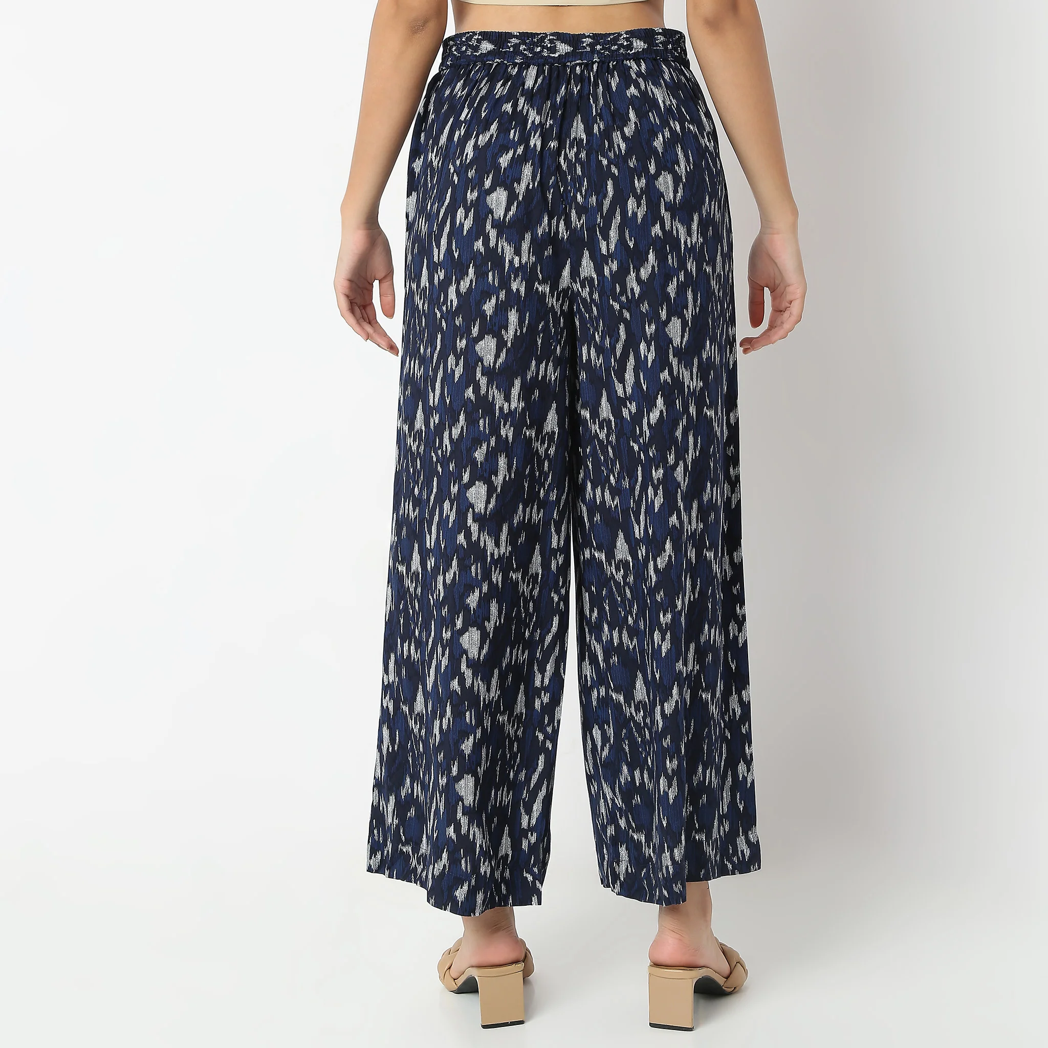 Flare Fit Printed Ankle Length Culottes - Image 3