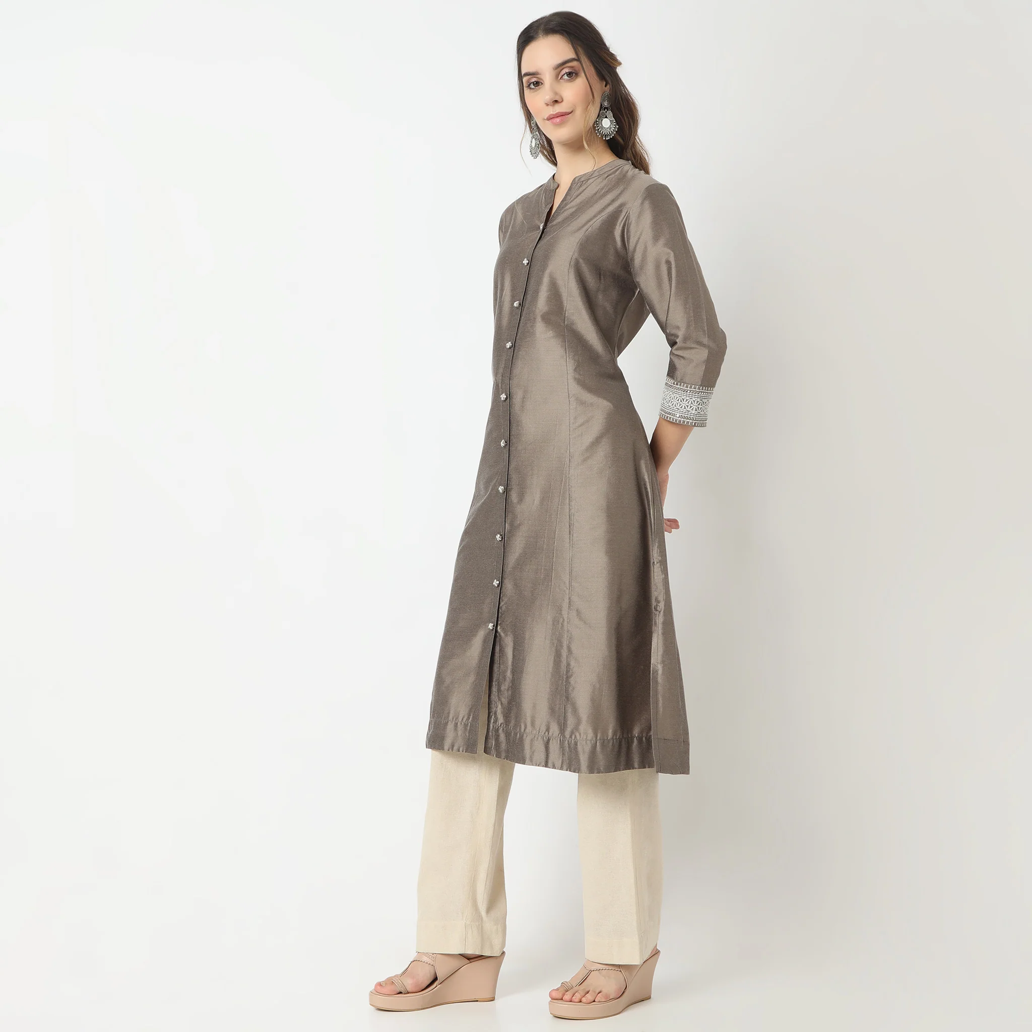 Flare Fit Printed Band Collar Embroidered Below Knee Kurta - Image 4