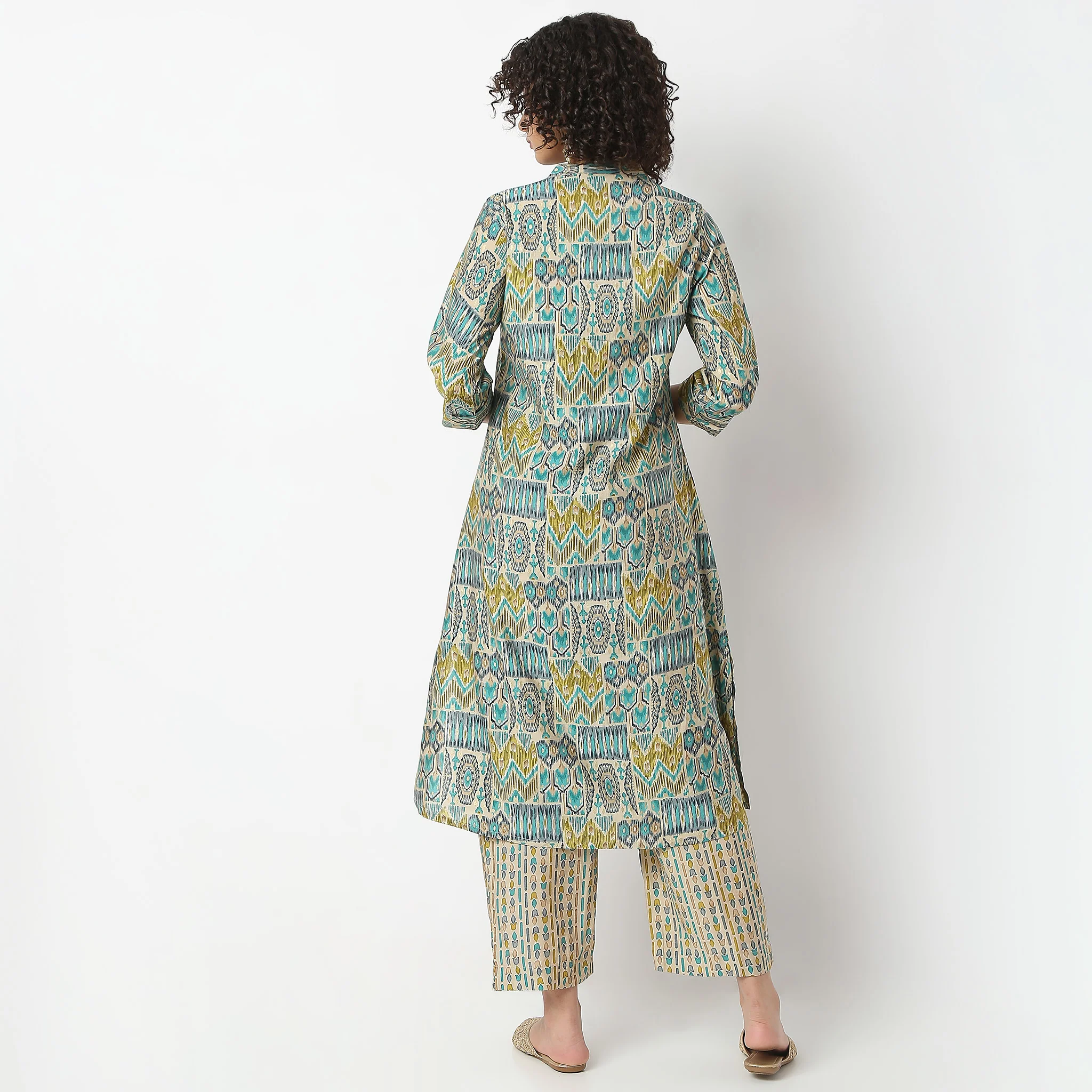 Flare Fit Printed Band Neck Kurta With Pant Set - Image 3