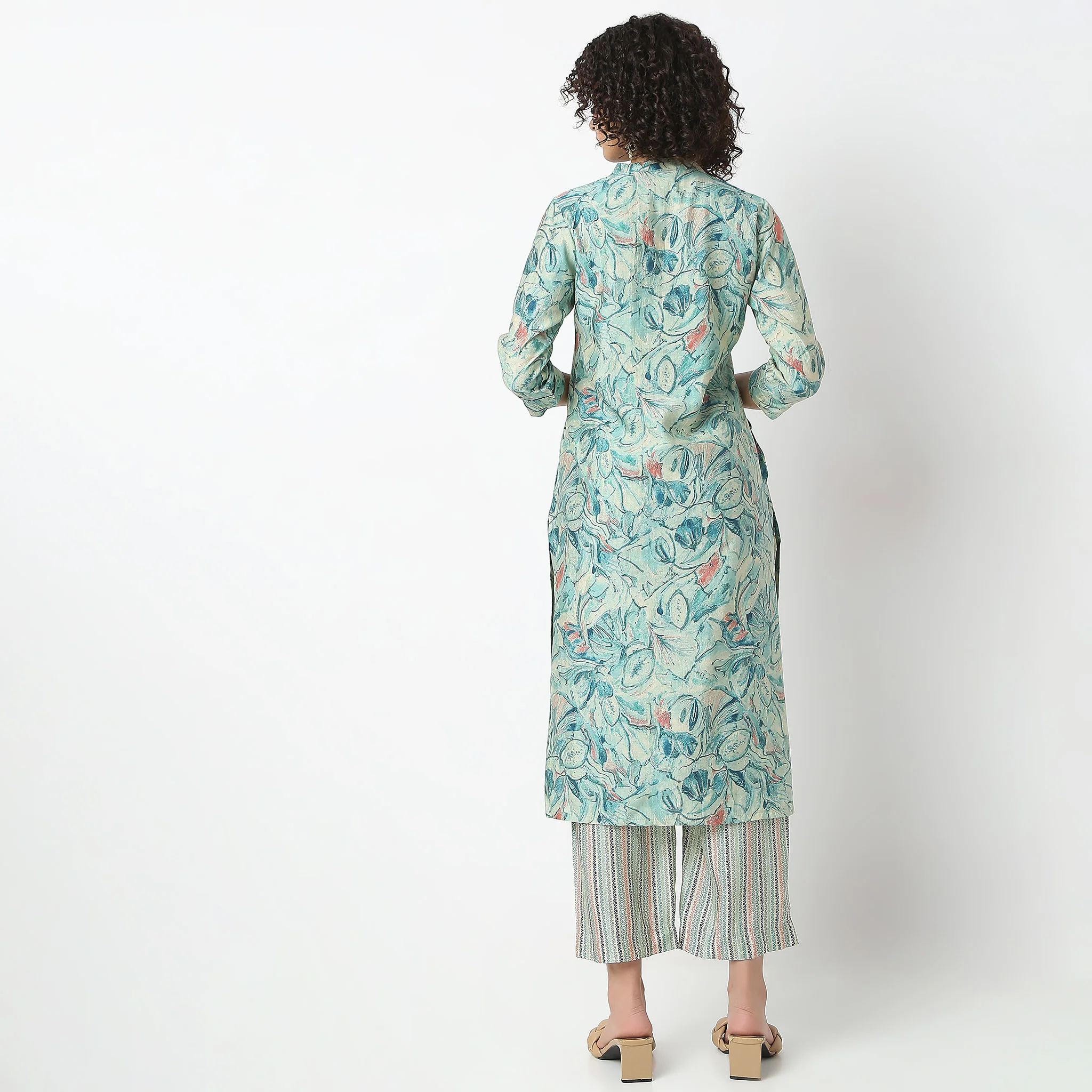 Flare Fit Printed Band Neck Kurta With Pant Set - Image 3