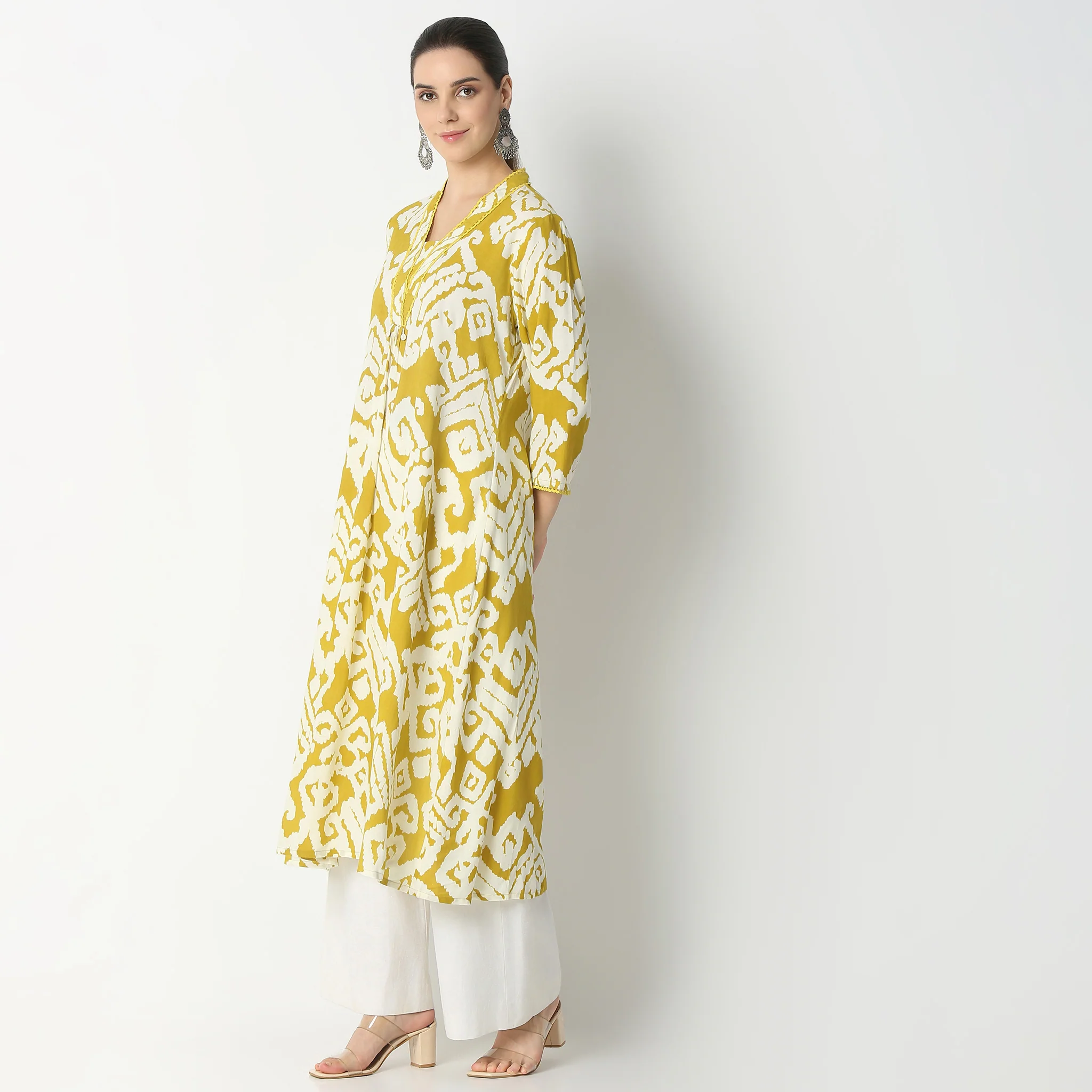 Flare Fit Printed Below Knee V-Neck Kurta - Image 5