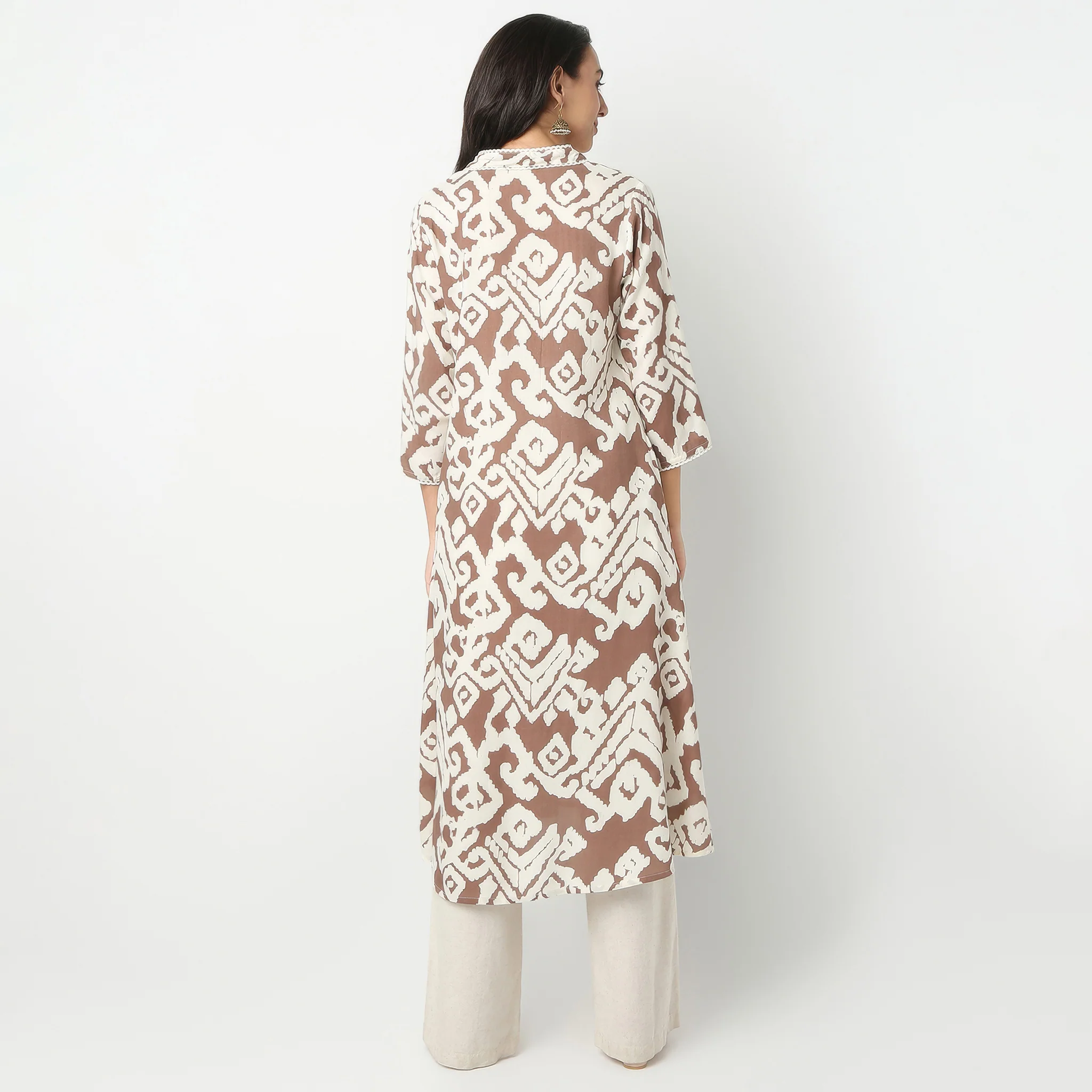 Flare Fit Printed Below Knee V-Neck Kurta - Image 8